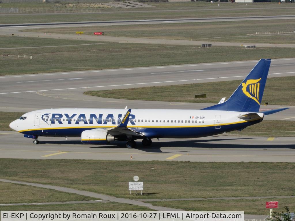 EI-EKP, 2010 Boeing 737-8AS C/N 35028, Taxiing