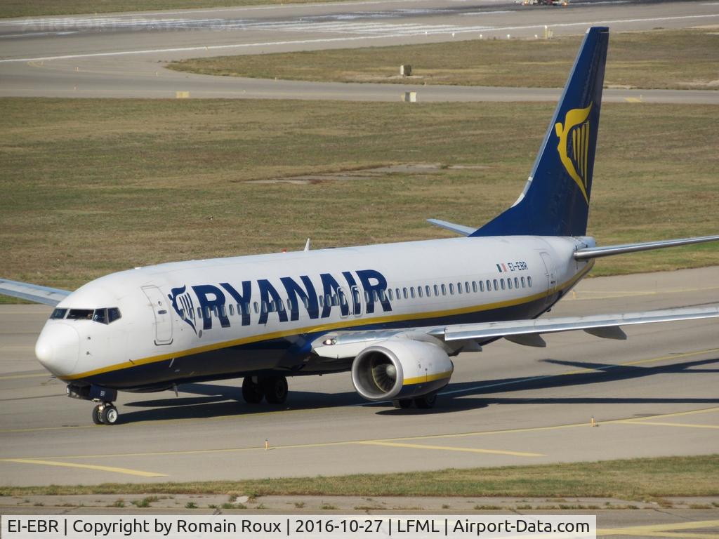 EI-EBR, 2009 Boeing 737-8AS C/N 37530, Taxiing