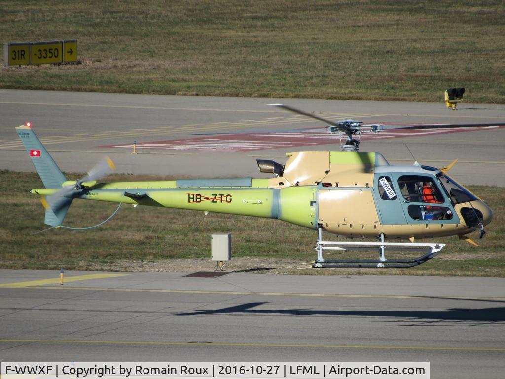 F-WWXF, 2016 Airbus Helicopters AS-350B-3 Ecureuil C/N 8313, Taxiing