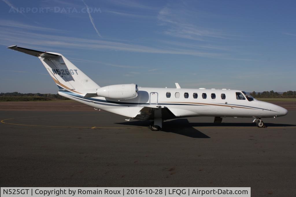 N525GT, 2006 Cessna 525B CitationJet CJ3 C/N 525B0104, Parked