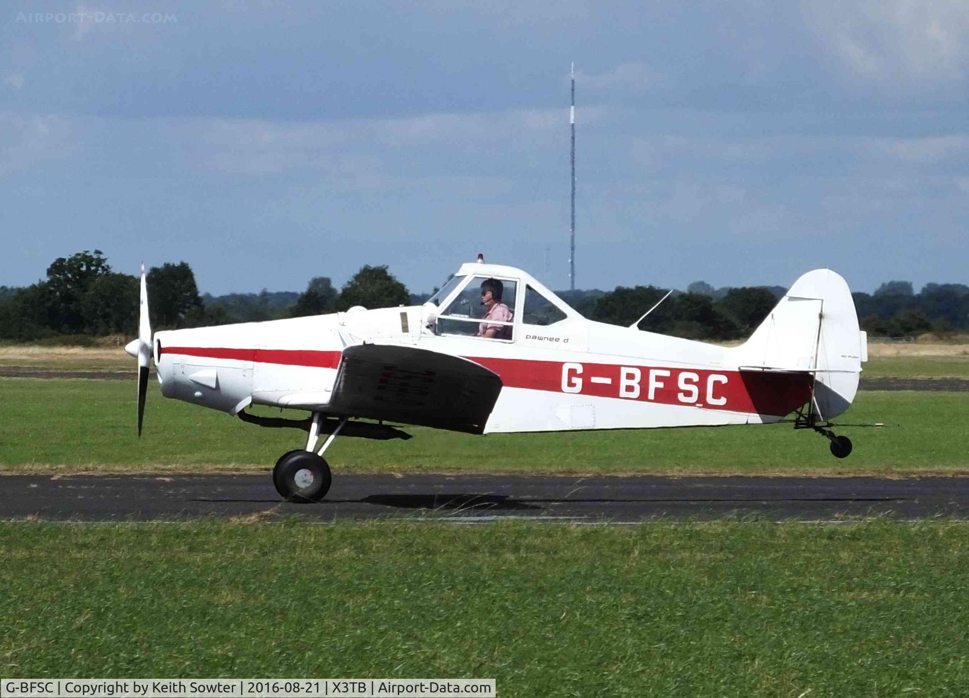 G-BFSC, 1976 Piper PA-25-235 Pawnee C/N 25-7656068, Tug aircraft