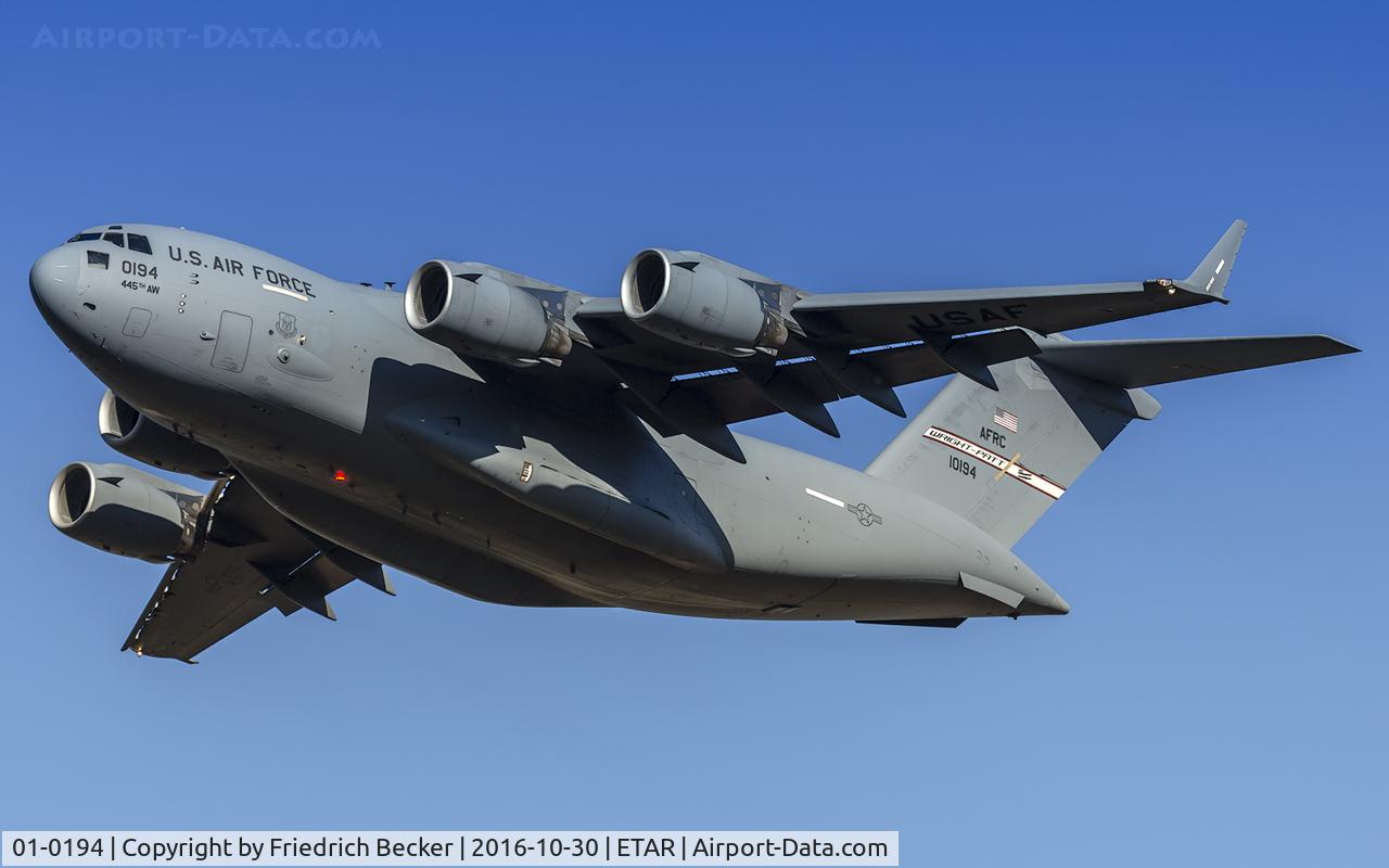 01-0194, 2001 Boeing C-17A Globemaster III C/N P-94, departure via RW26