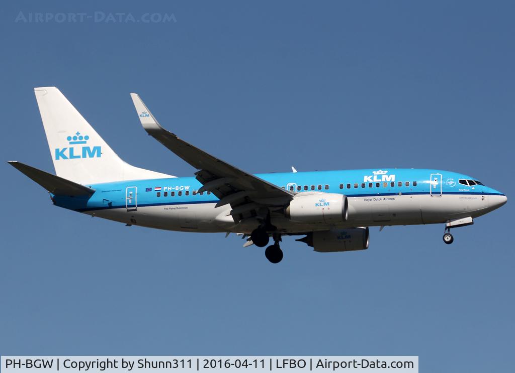 PH-BGW, 2011 Boeing 737-7K2 C/N 38128, Landing rwy 14R