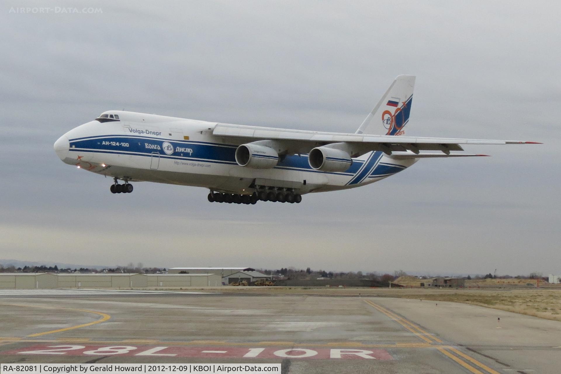RA-82081, 2004 Antonov An-124-100M Ruslan C/N 9773051462165, Landing RWY 10R.