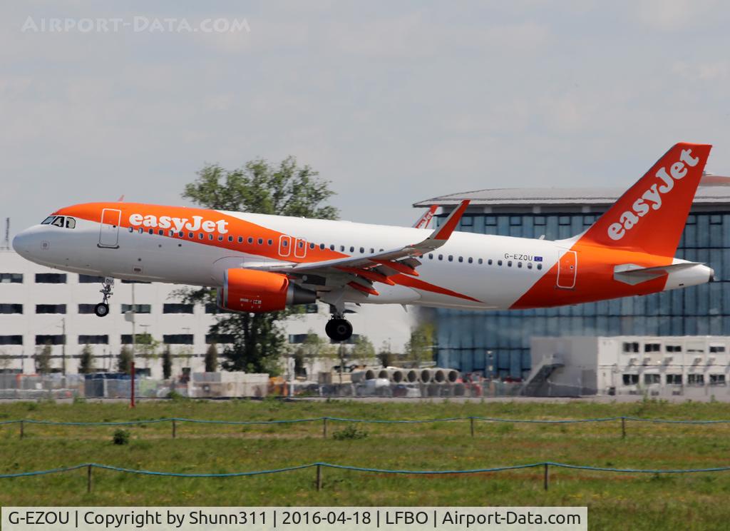 G-EZOU, 2015 Airbus A320-214 C/N 6754, Landing rwy 32R