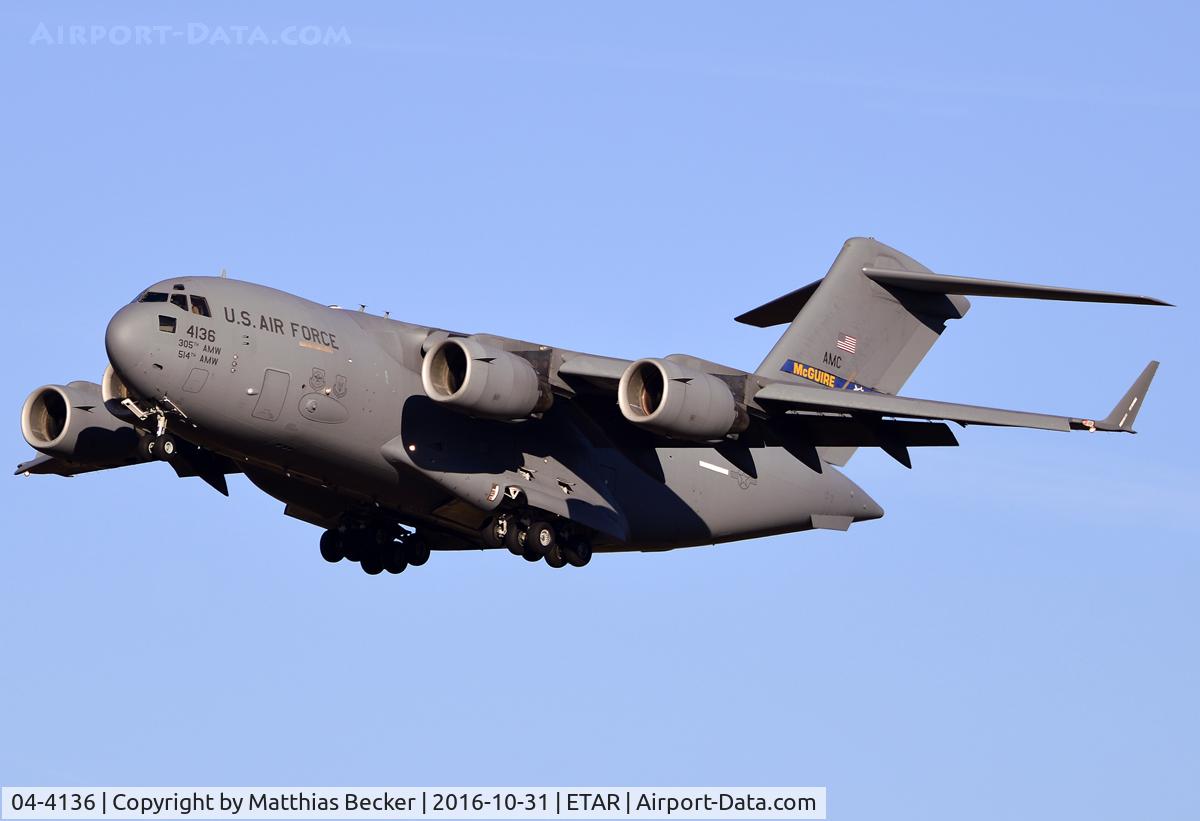 04-4136, 2004 Boeing C-17A Globemaster III C/N P-136, 04-4136
