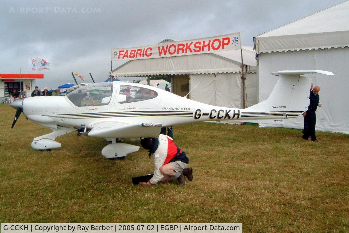 G-CCKH, 2003 Diamond DA-40D Diamond Star C/N D4.039, Diamond DA.40D Star TDI [D4.039] Kemble~G 02/07/2005
