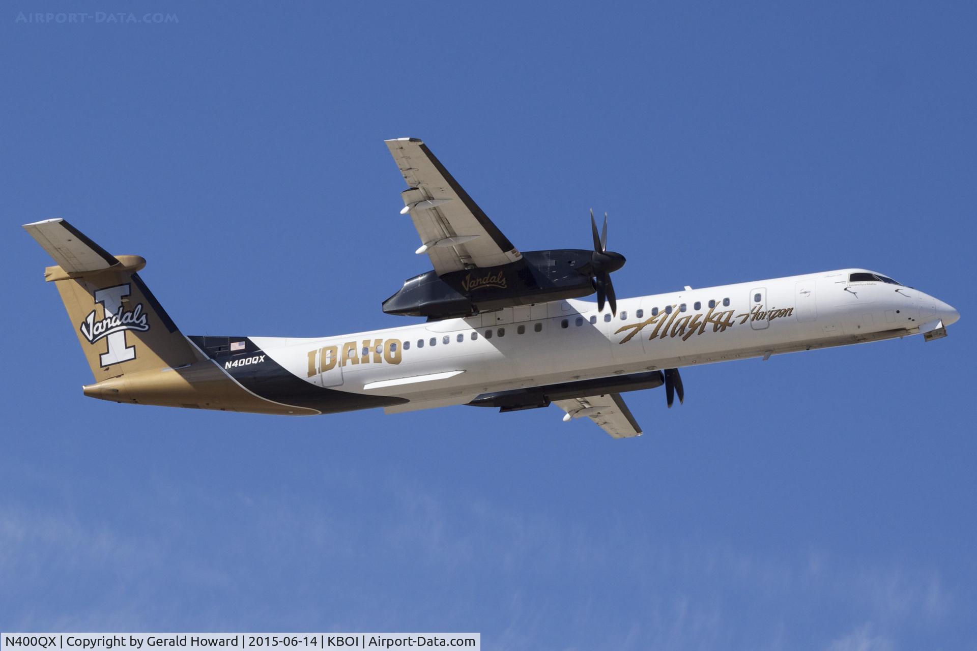 N400QX, 2000 Bombardier DHC-8-402 Dash 8 C/N 4030, Departing RWY 28R.