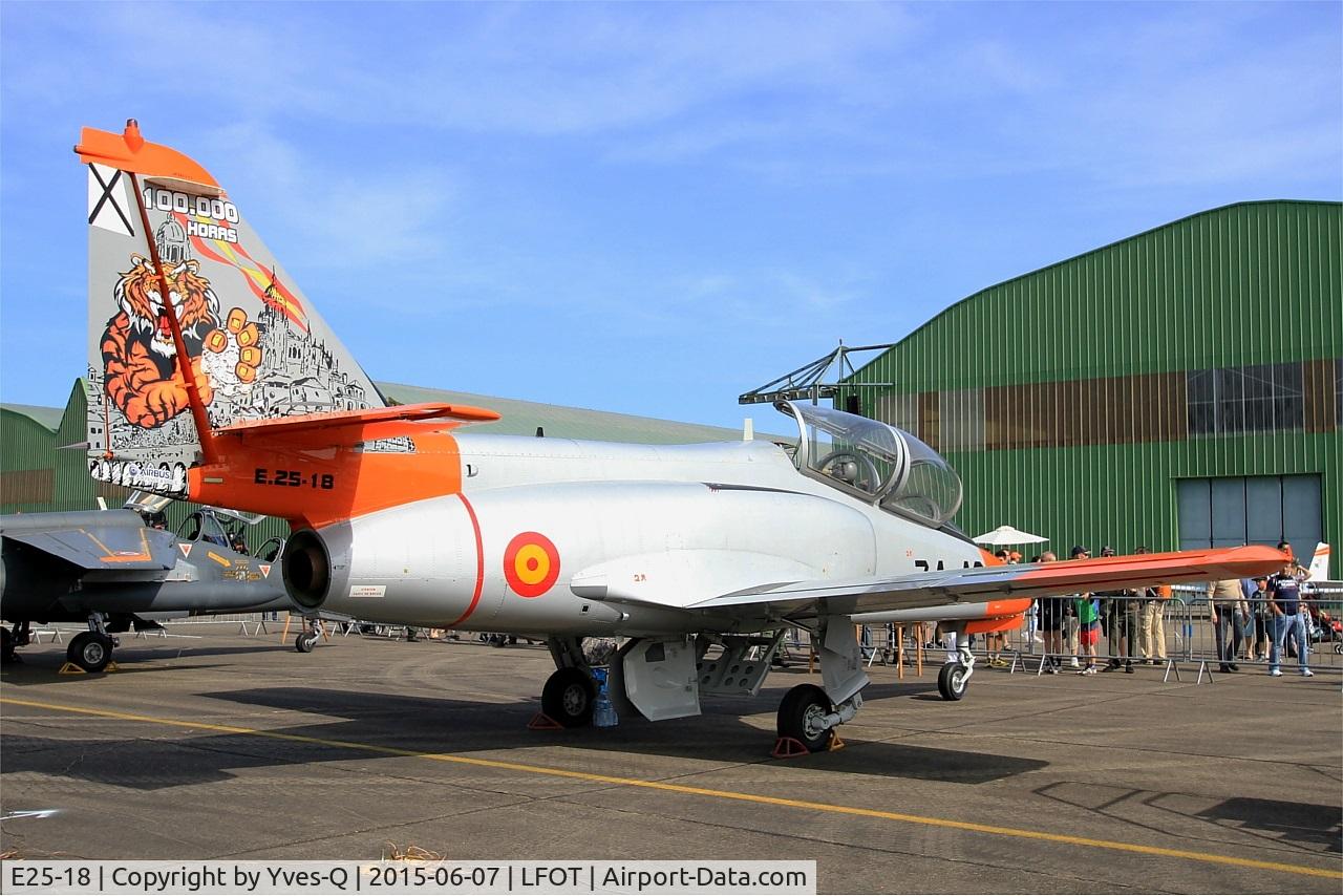 E25-18, CASA C-101EB Aviojet C/N EB01-18-018, Spanish Air Force CASA C-101EB Aviojet, Static display, Tours-St Symphorien Air Base 705 (LFOT-TUF) Open day 2015