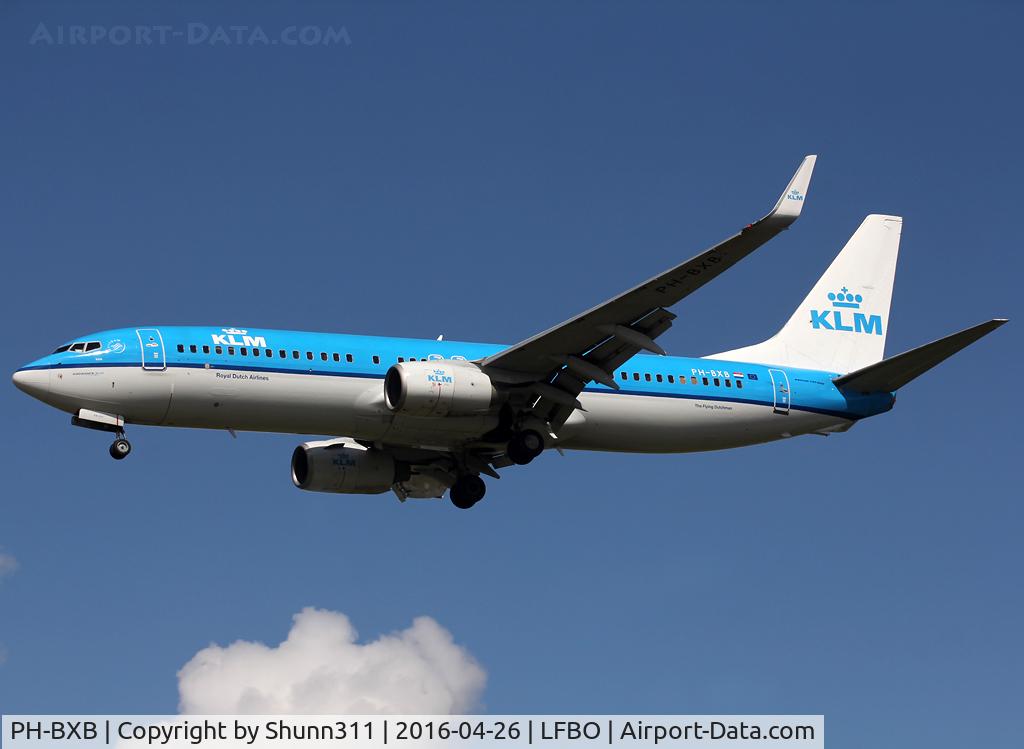PH-BXB, 1999 Boeing 737-8K2 C/N 29132, Landing rwy 32L