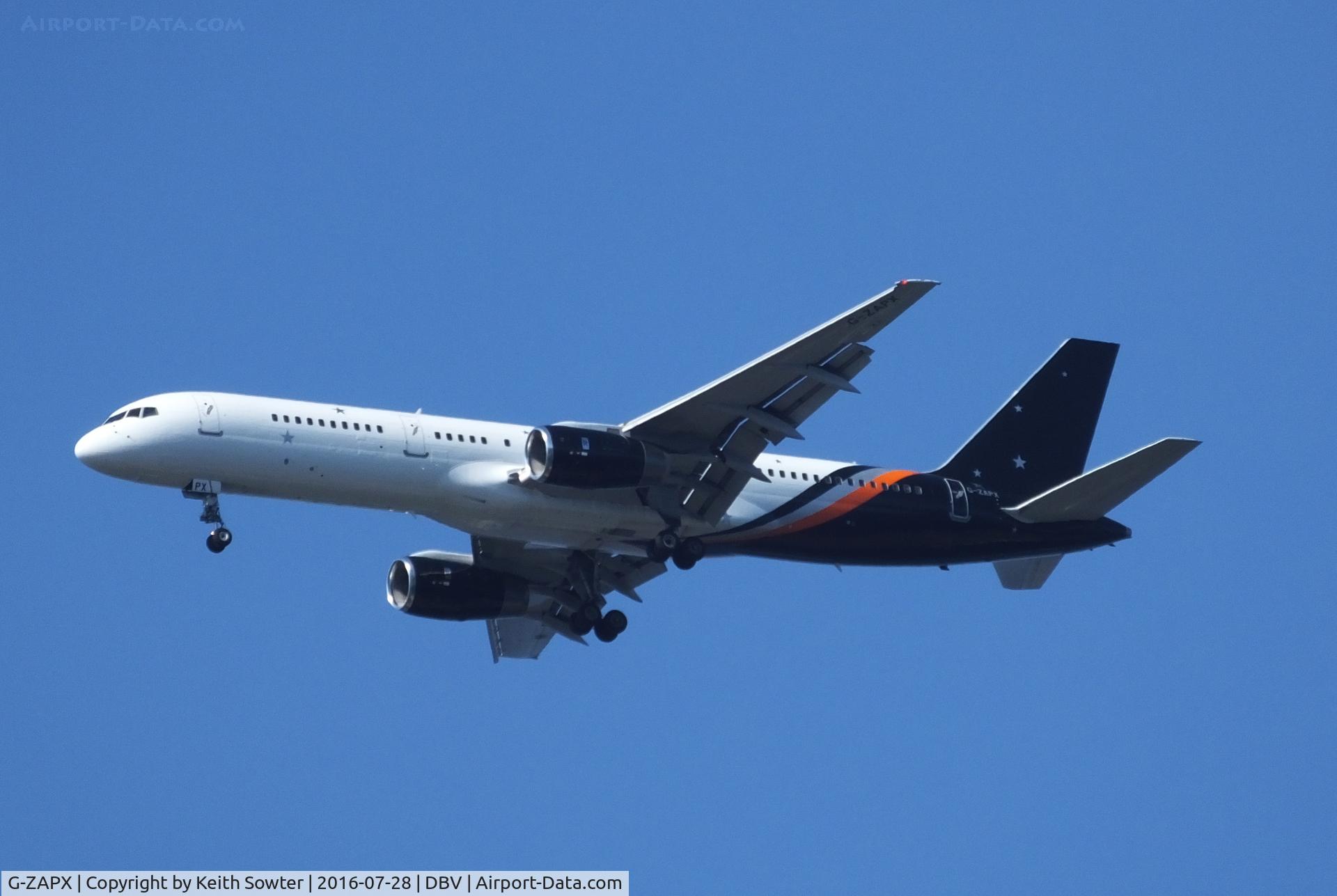 G-ZAPX, 2000 Boeing 757-256 C/N 29309, Short finals to Dubrovnik