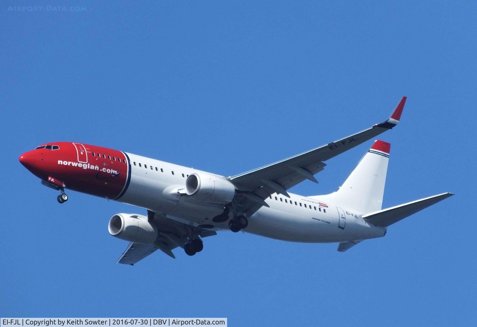 EI-FJL, 2016 Boeing 737-8JP C/N 42073, Short finals to Dubrovnik