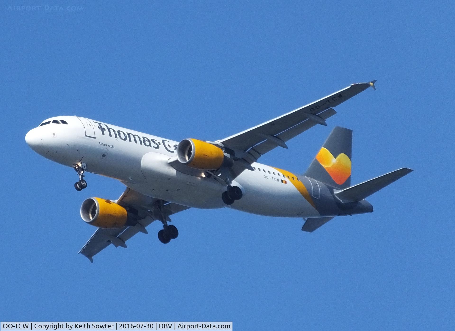 OO-TCW, 2003 Airbus A320-214 C/N 1954, Short finals to land at Dubrovnik