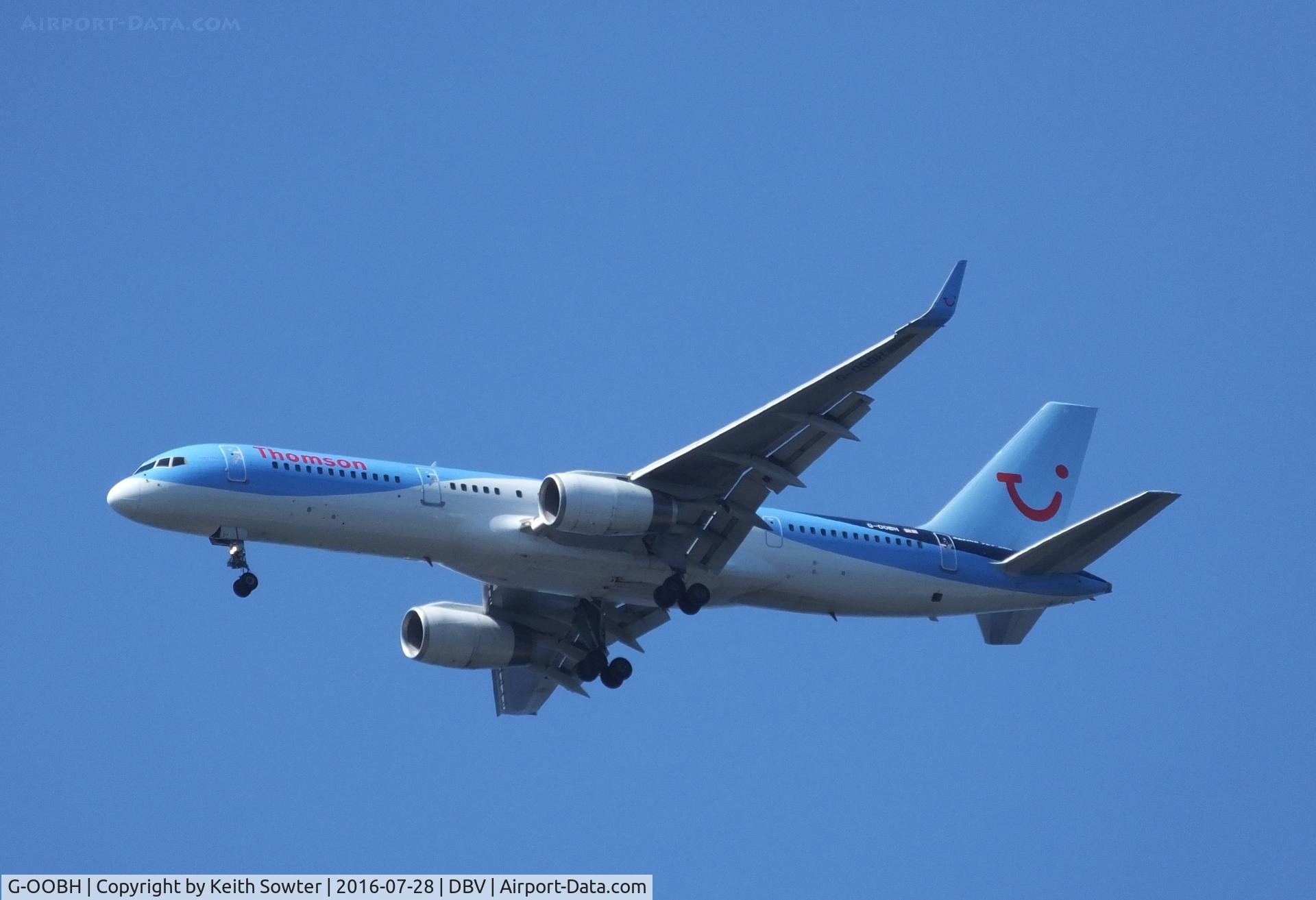 G-OOBH, 1999 Boeing 757-236 C/N 29944, short finals at Dubrovnik
