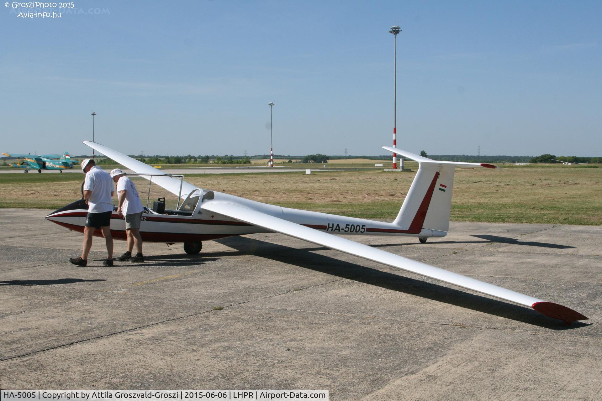 HA-5005, 1980 ICA-Brasov IS-28B2 C/N 273, Györ-Pér Airport, Hungary