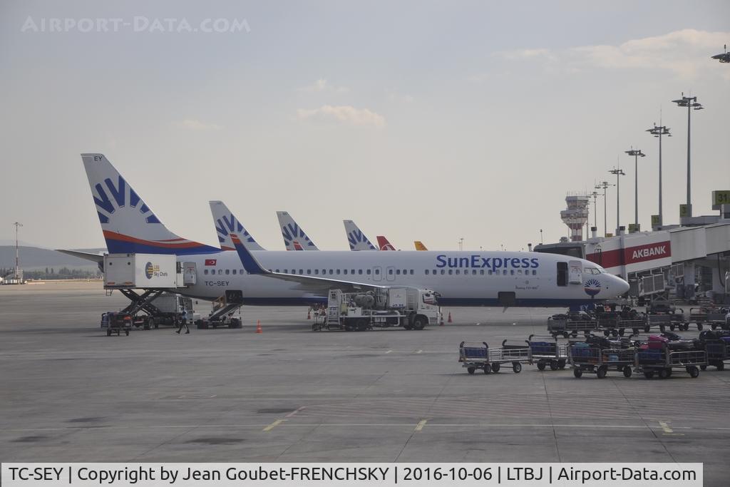 TC-SEY, 2016 Boeing 737-8HC C/N 61182, Sun Express