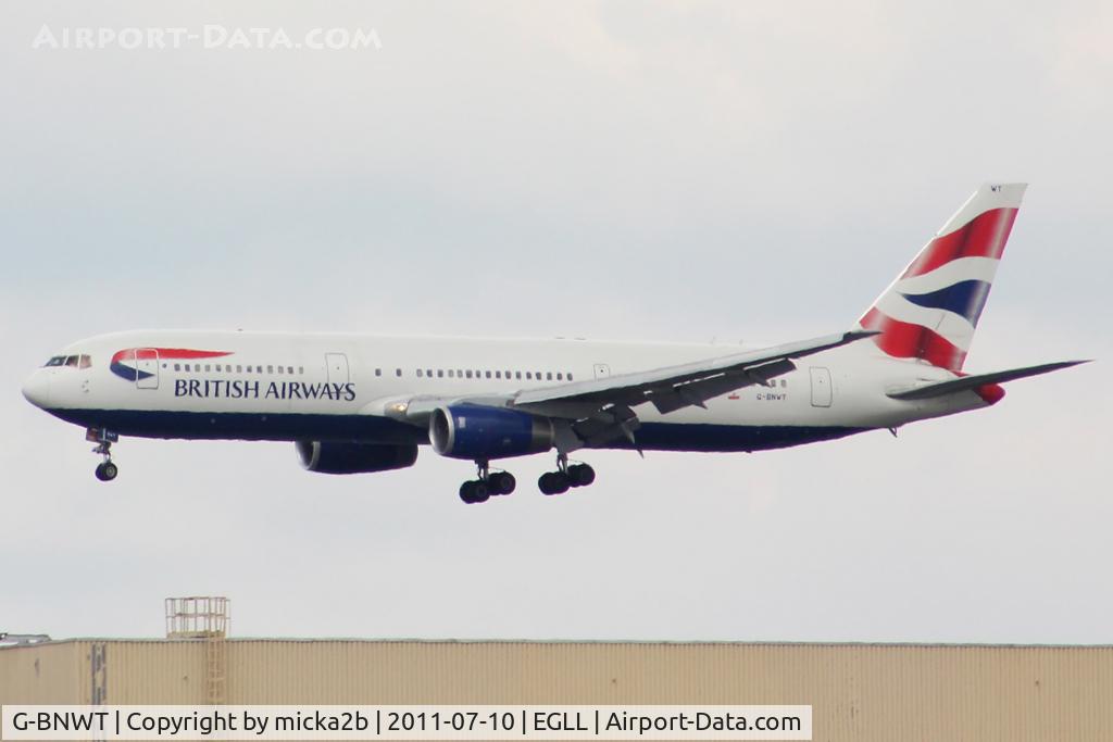 G-BNWT, 1992 Boeing 767-336 C/N 25828, Landing