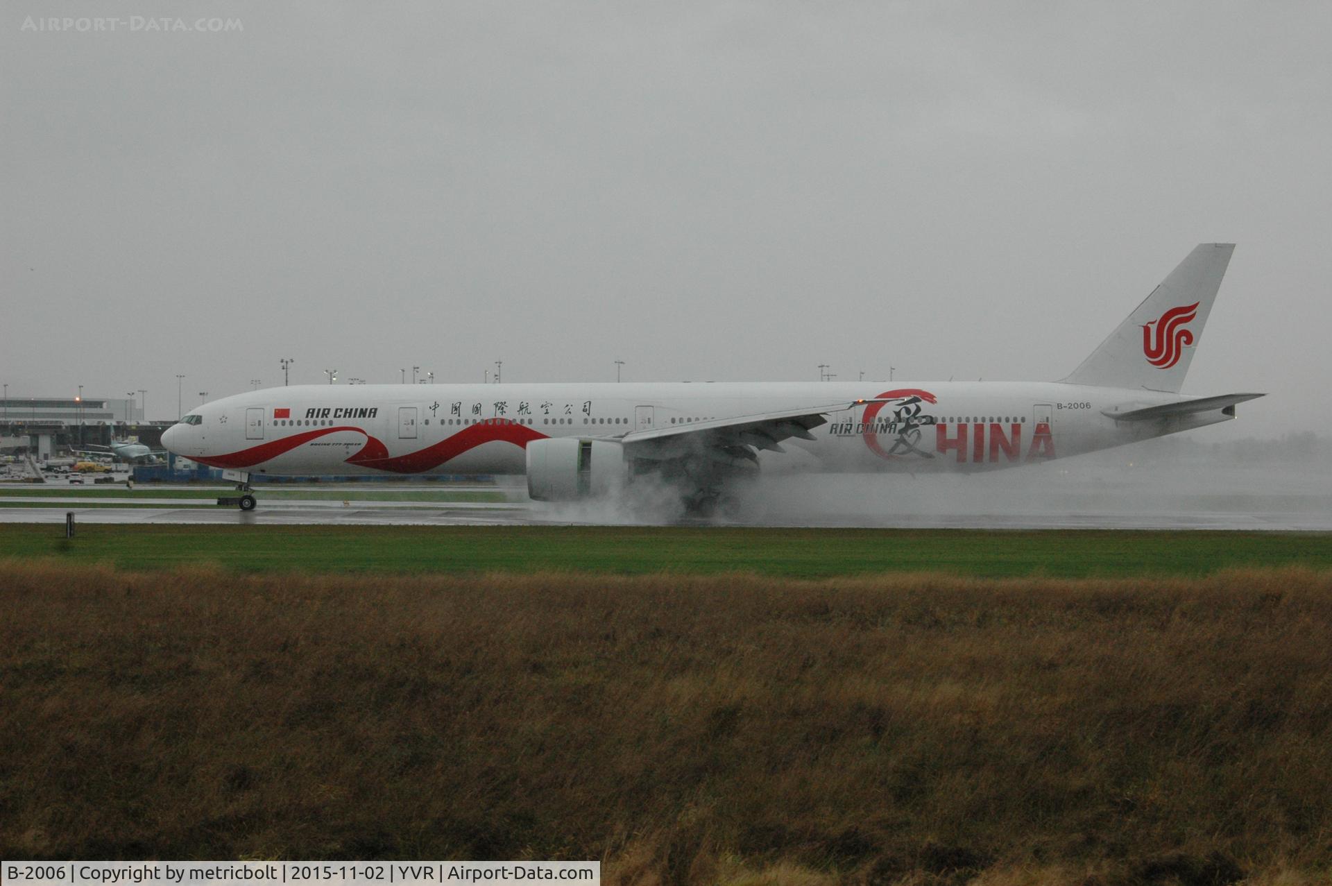 B-2006, 2014 Boeing 777-39L/ER C/N 44931, Rainy day arrival in Vancouver