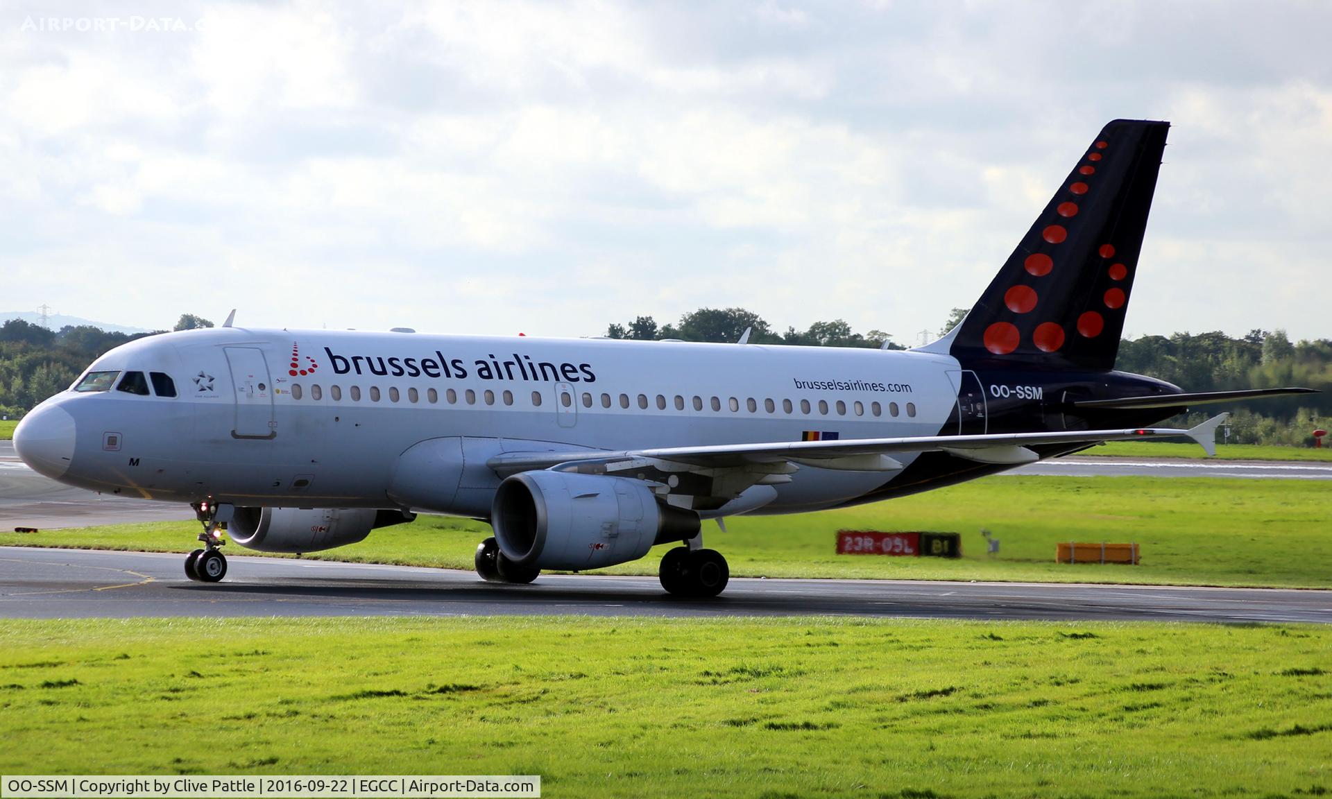 OO-SSM, 2000 Airbus A319-112 C/N 1388, Brussels Airlines taxy to terminal at EGCC