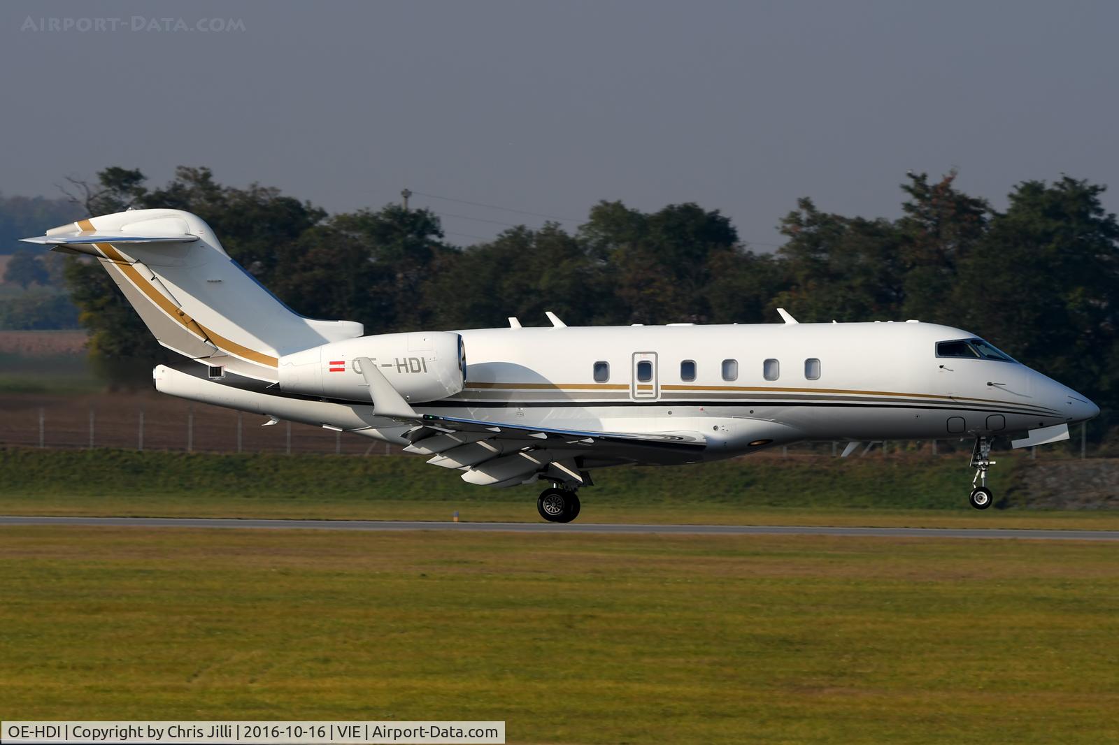 OE-HDI, Bombardier Challenger 300 (BD-100-1A10) C/N 20357, LaudaMotion