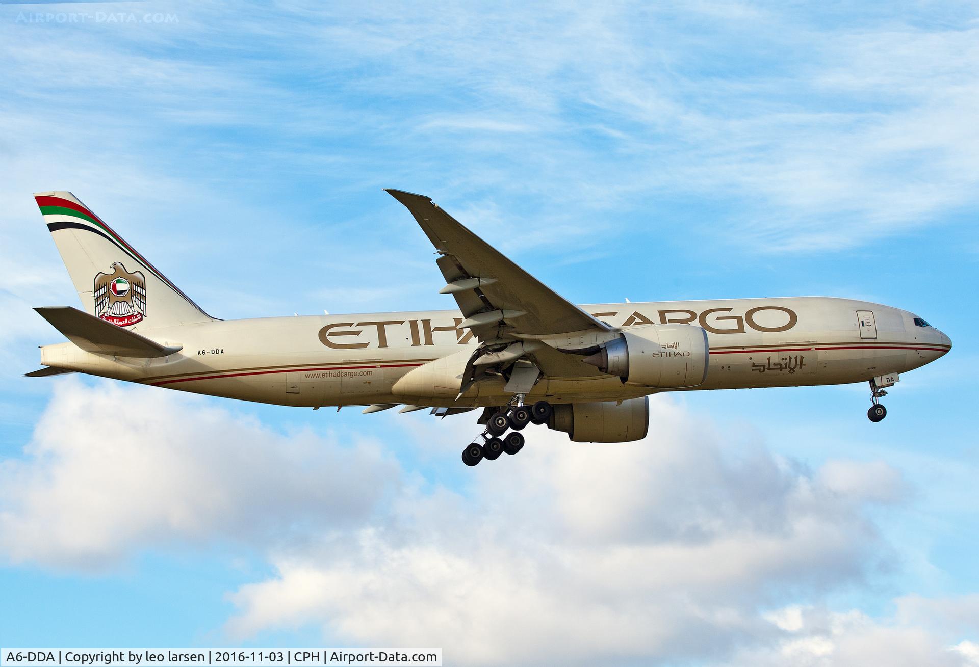 A6-DDA, 2011 Boeing 777-FFX C/N 39682, Copenhagen 3.11.16
