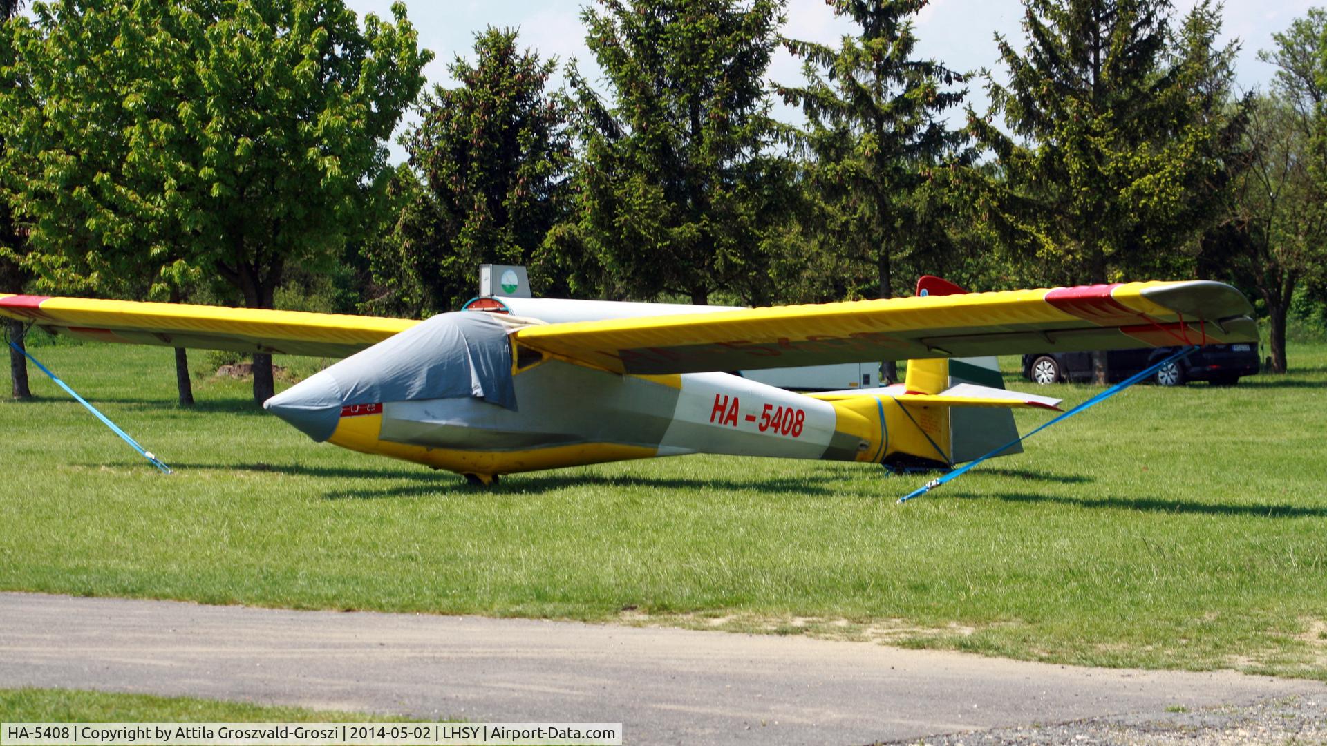 HA-5408, 1966 Rubik R-26S Góbé C/N E-1277, Szombathely Airfield, Hungary