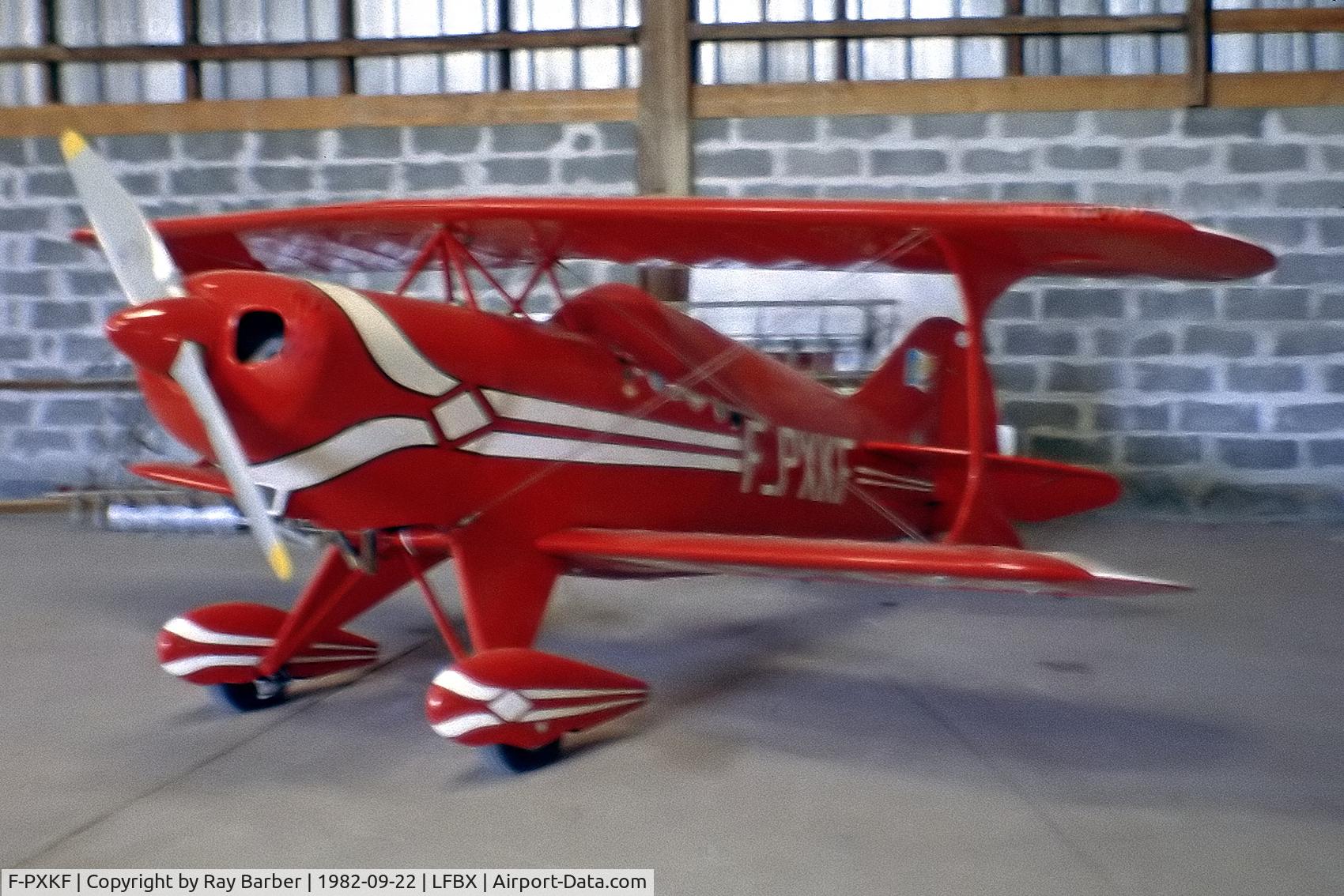 F-PXKF, Pitts S-1C Special C/N 426H, Pitts S-1C Special [426H] Perigueux-Bassillac~F 22/09/1982. From a slide . Written off in 1986.