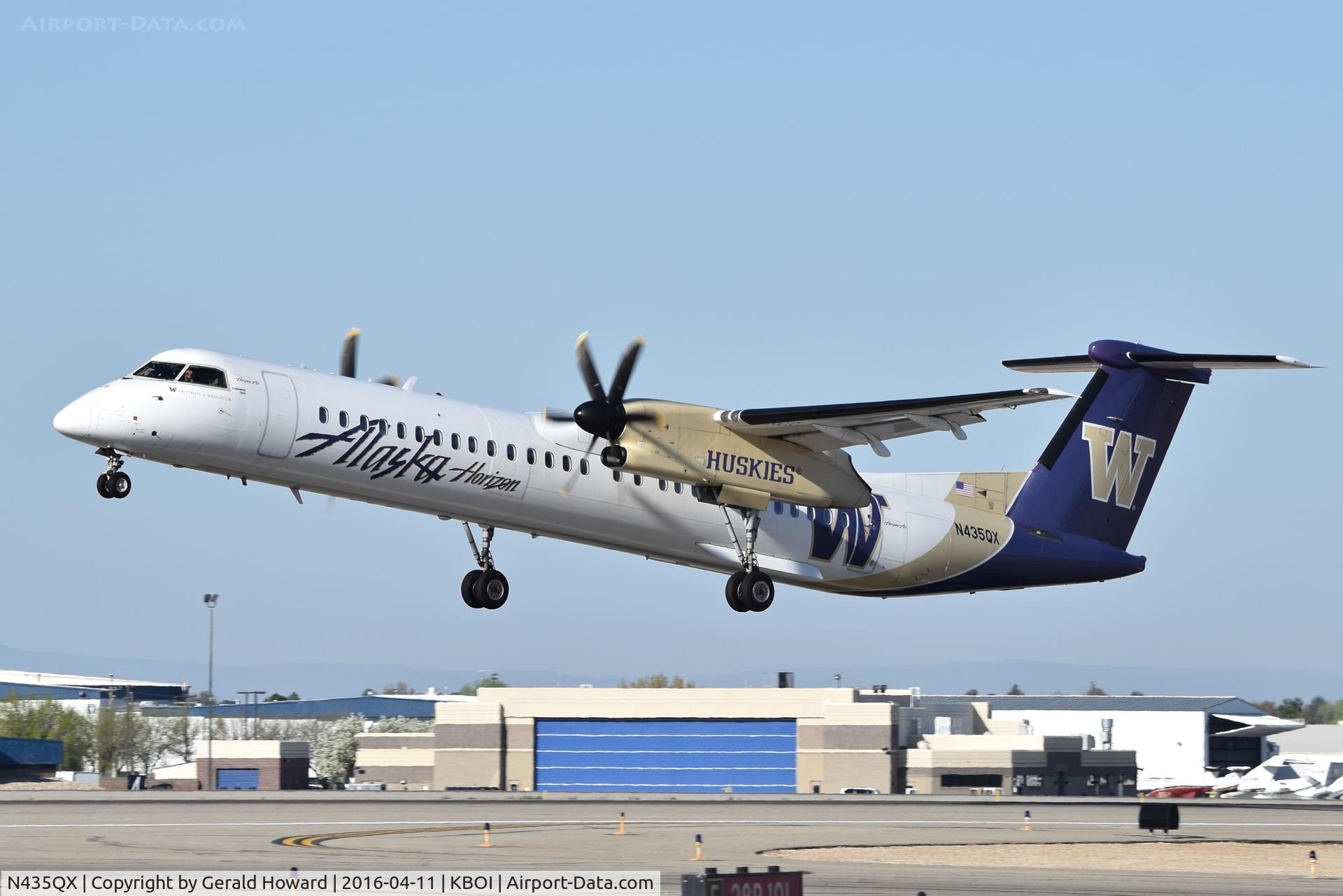 N435QX, 2008 Bombardier DHC-8-402 Dash 8 C/N 4232, Take off from RWY 10L.