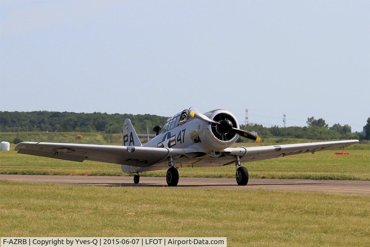 F-AZRB, North American SNJ-5 Texan Texan C/N 88-17955, North American SNJ-5 Texan, Taxiing to parking area, Tours Air Base 705 (LFOT-TUF) Open day 2015