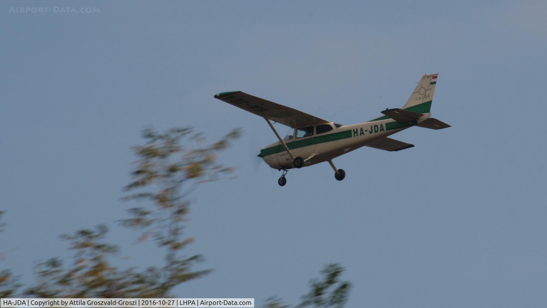 HA-JDA, Cessna 172M C/N 17264977, Pápa Air Base, Hungary. approach and go-around