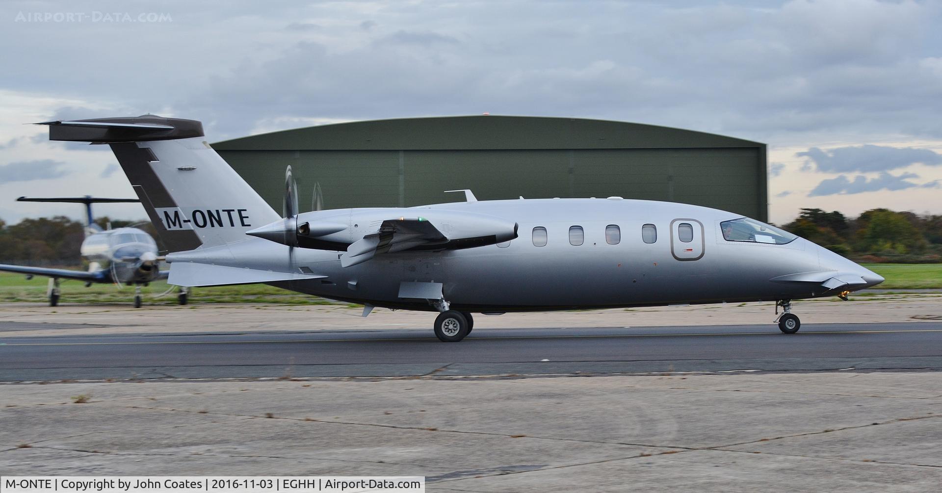 M-ONTE, 2009 Piaggio P-180 Avanti II C/N 1176, Taxiing to depart