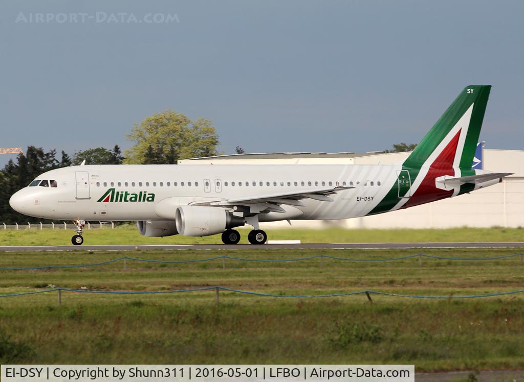 EI-DSY, 2008 Airbus A320-216 C/N 3666, Ready for take off from rwy 32R in new c/s