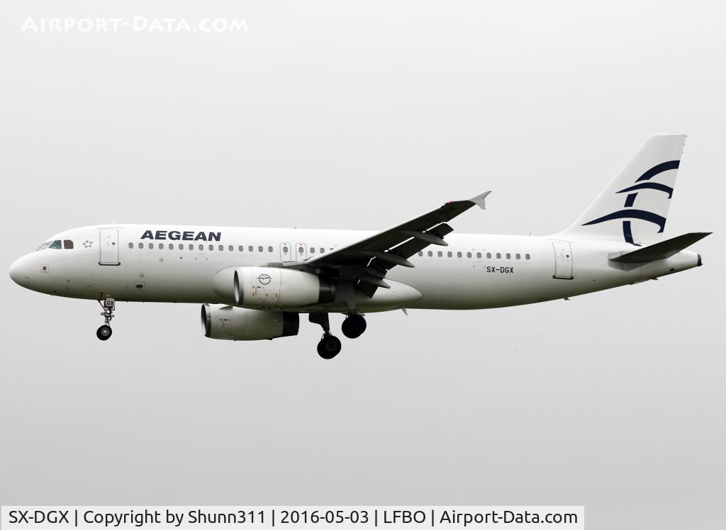 SX-DGX, 2003 Airbus A320-232 C/N 1996, Landing rwy 32L