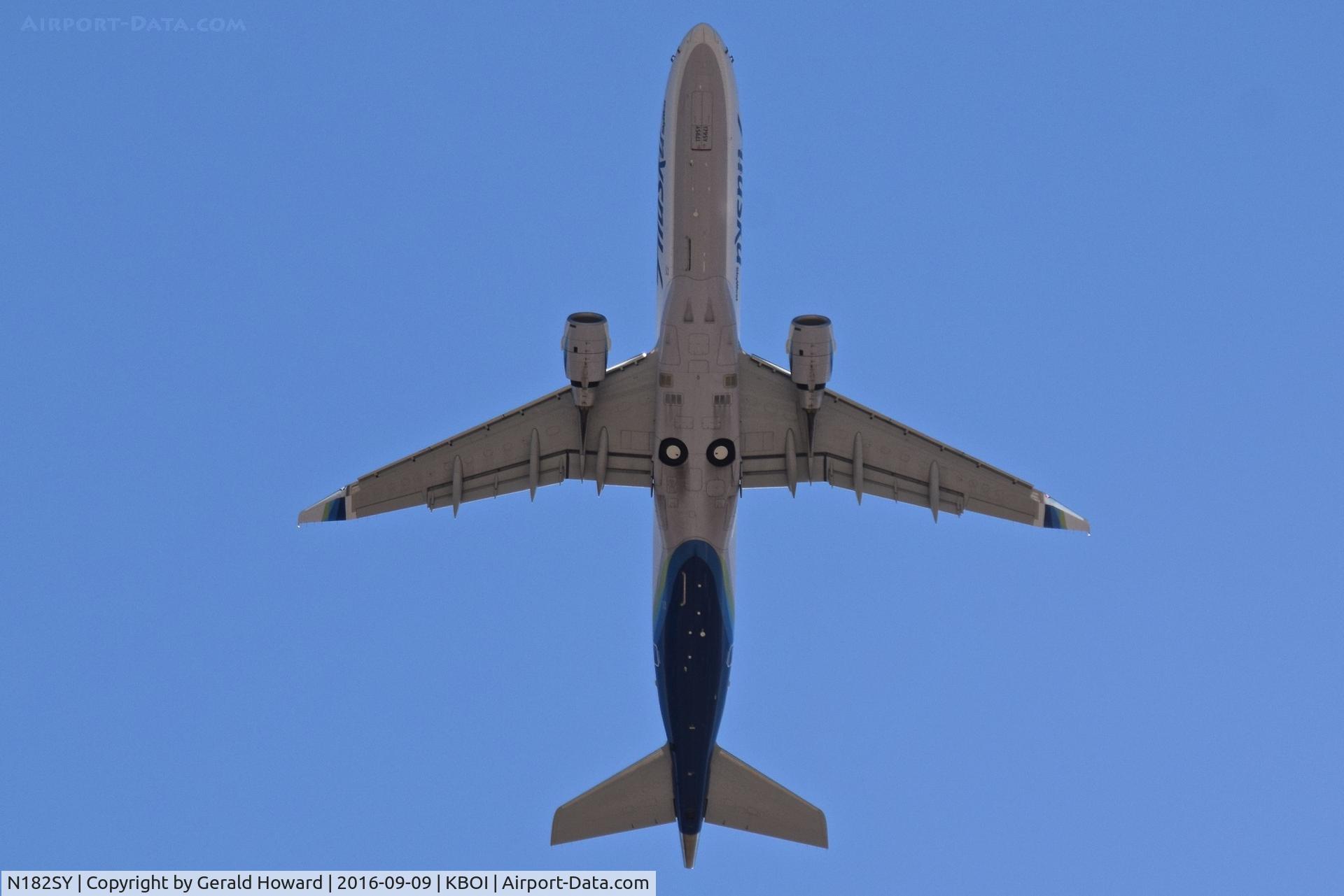 N182SY, 2016 Embraer 175LR (ERJ-170-200LR) C/N 17000579, Departing RWY 10L.