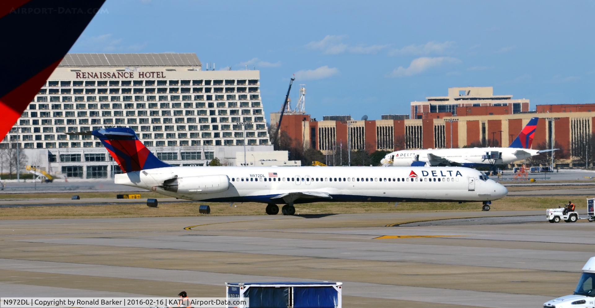 N972DL, 1991 McDonnell Douglas MD-88 C/N 53215, Taxi Atlanta