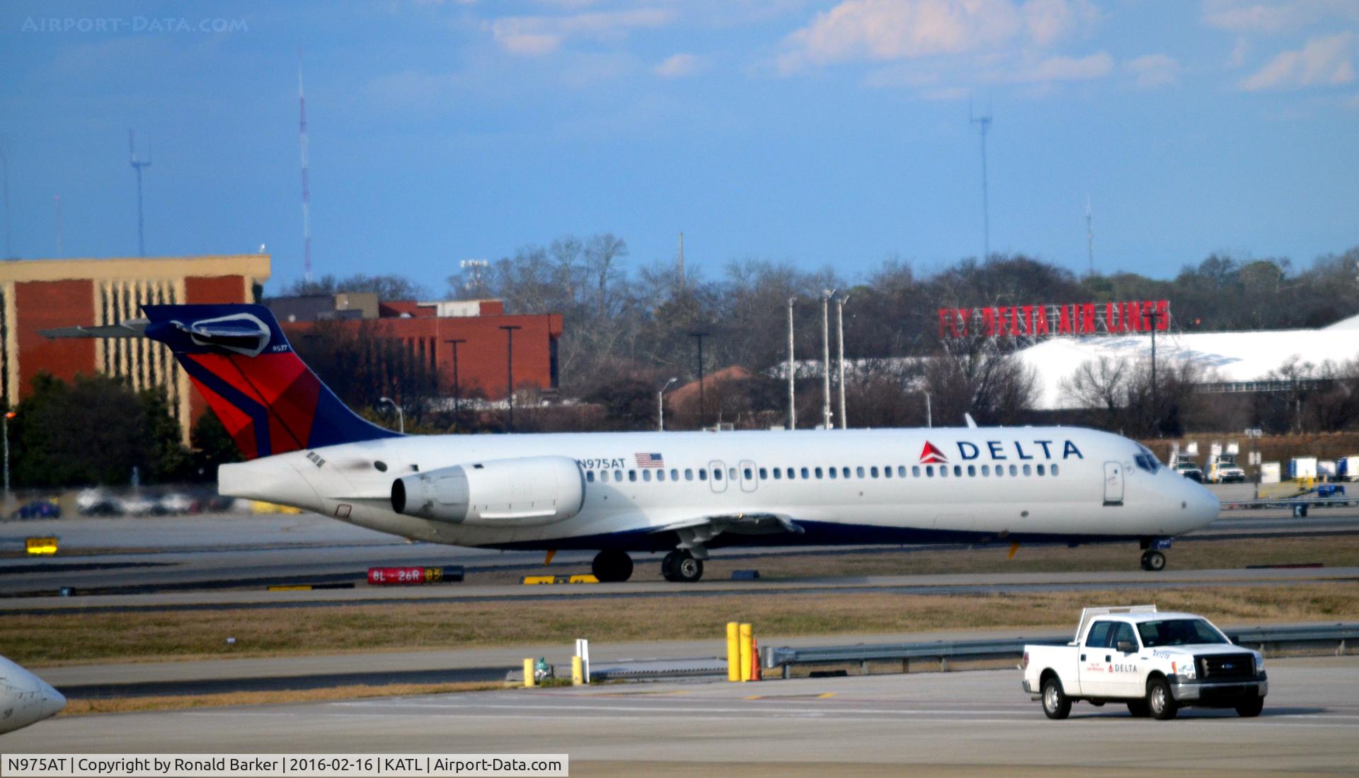 N975AT, 2002 Boeing 717-200 C/N 55035, Taxi Atlanta