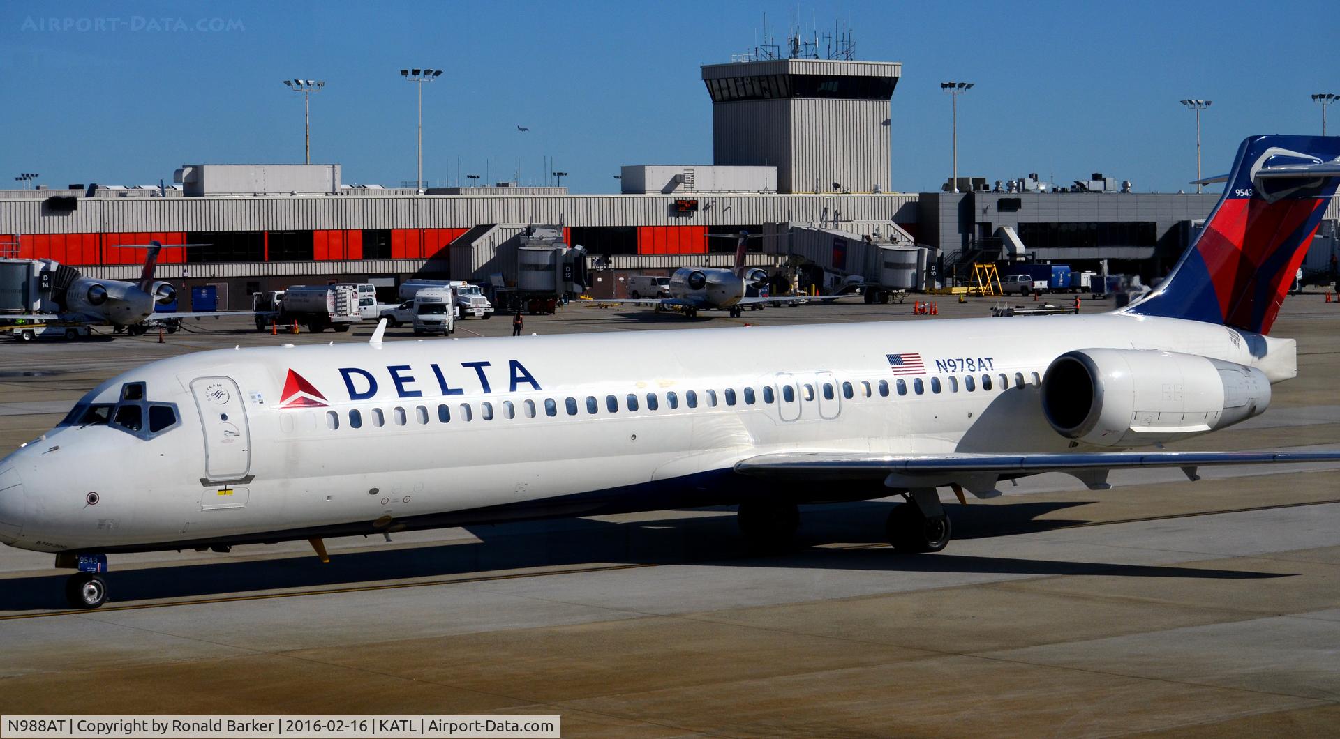 N988AT, 2001 Boeing 717-200 C/N 55068, Taxi Atlanta