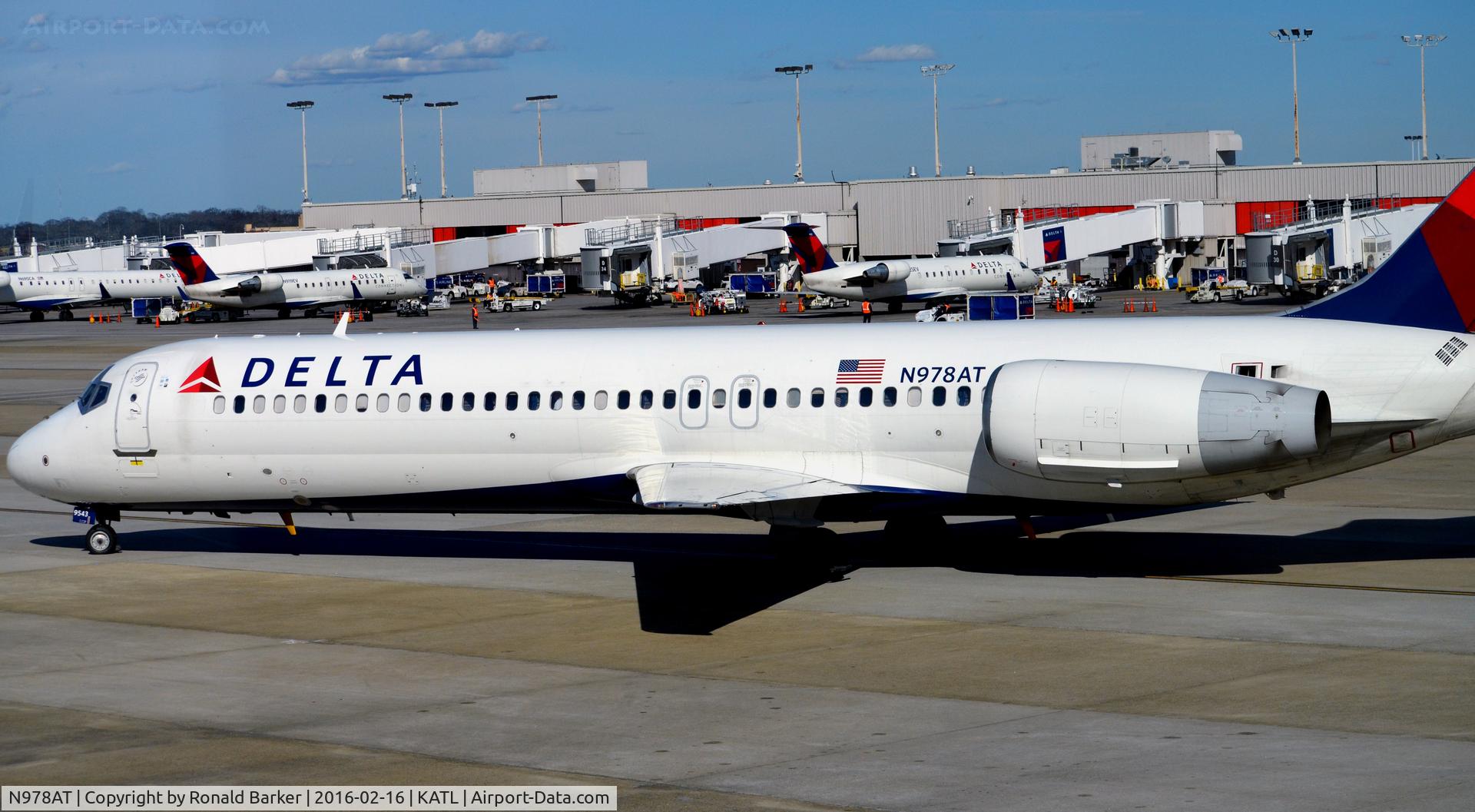 N978AT, 2002 Boeing 717-200 C/N 55037, Taxi Atlanta