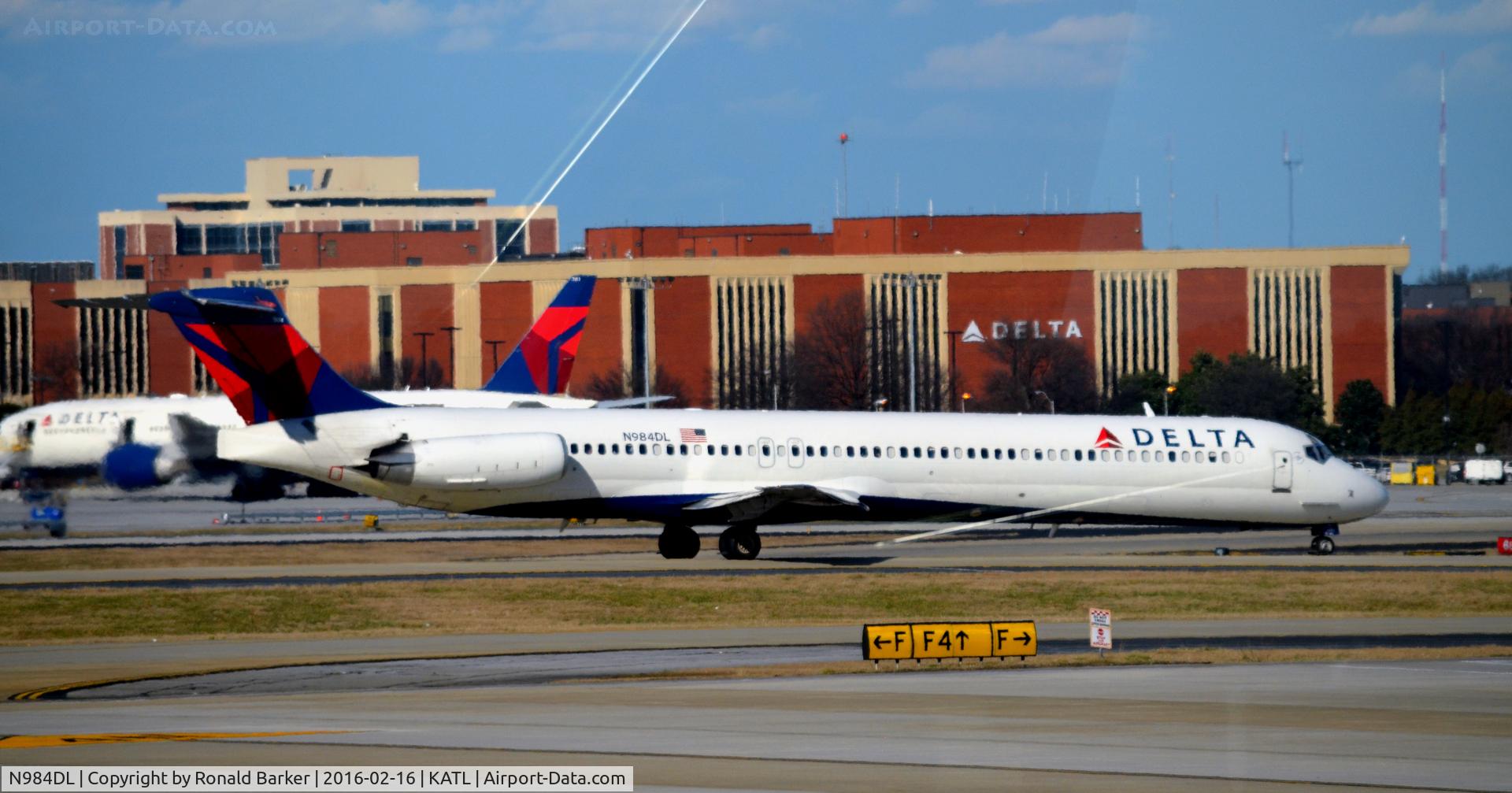 N984DL, 1991 McDonnell Douglas MD-88 C/N 53311, Taxi Atlanta