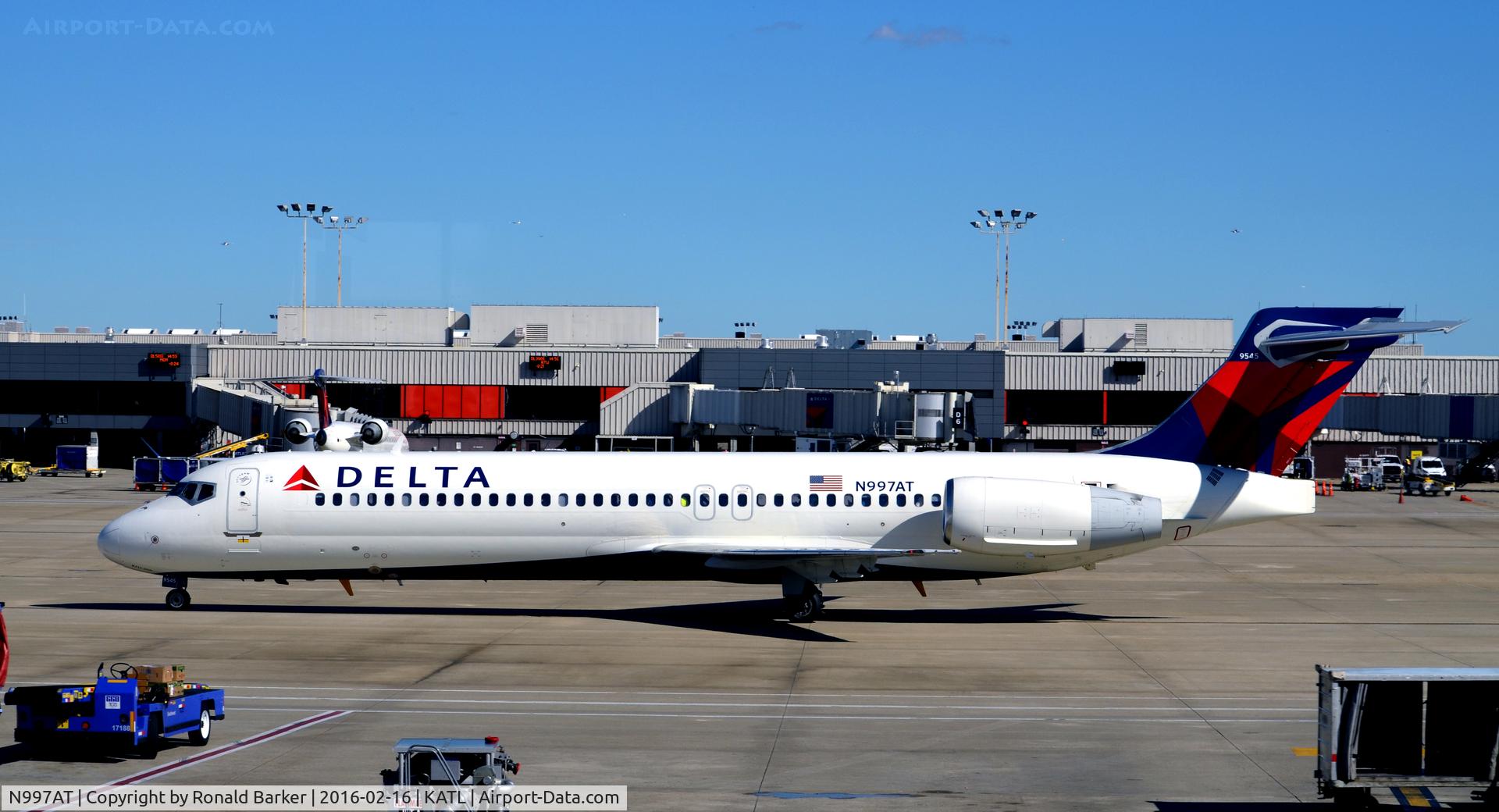 N997AT, 2002 Boeing 717-200 C/N 55141, Taxi Atlanta