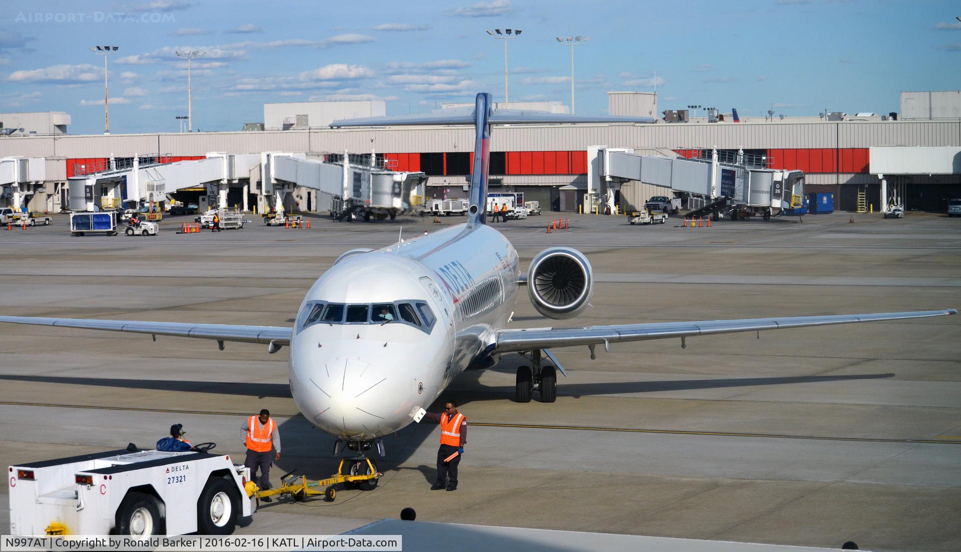 N997AT, 2002 Boeing 717-200 C/N 55141, Push back Atlanta
