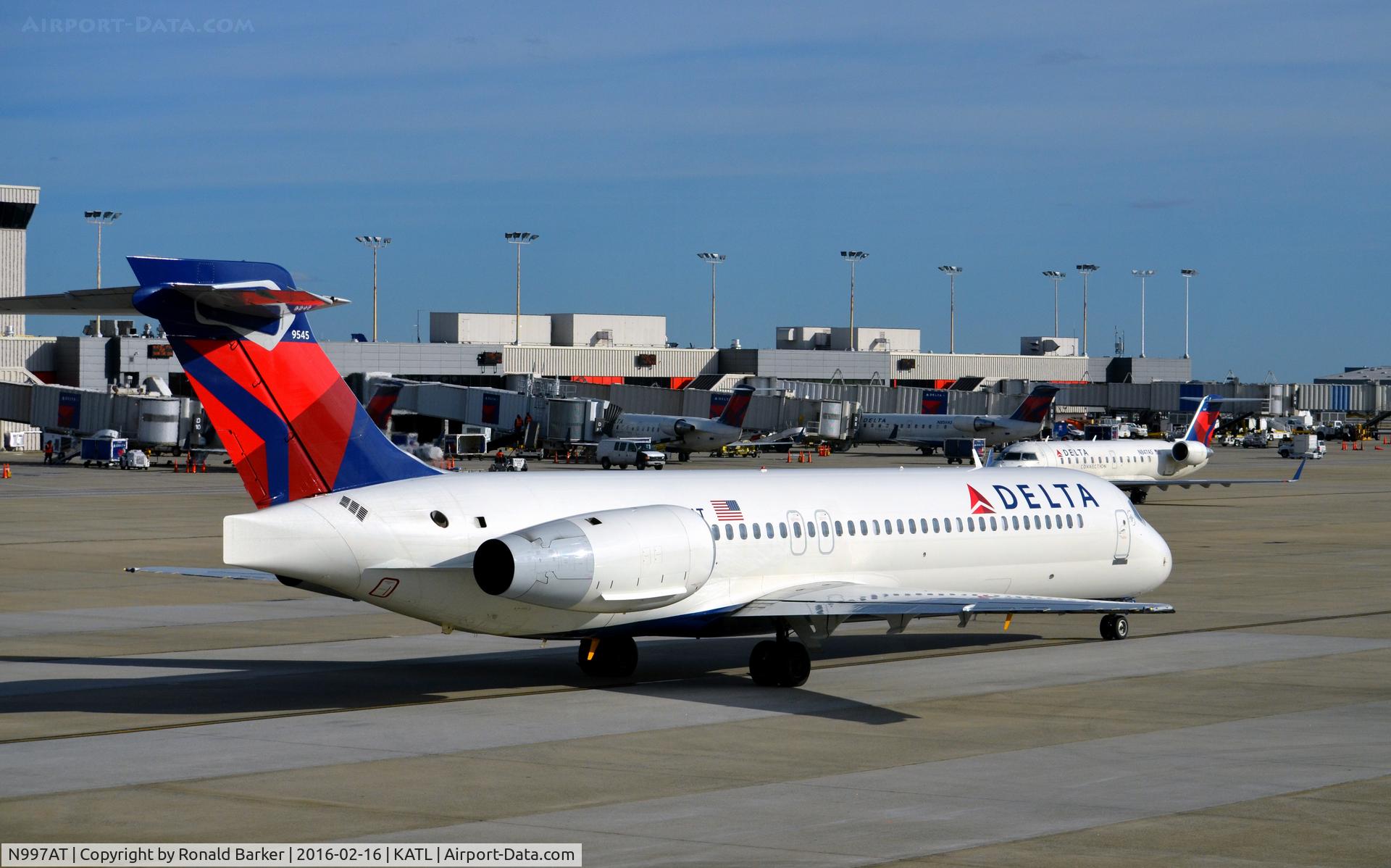 N997AT, 2002 Boeing 717-200 C/N 55141, Taxi Atlanta