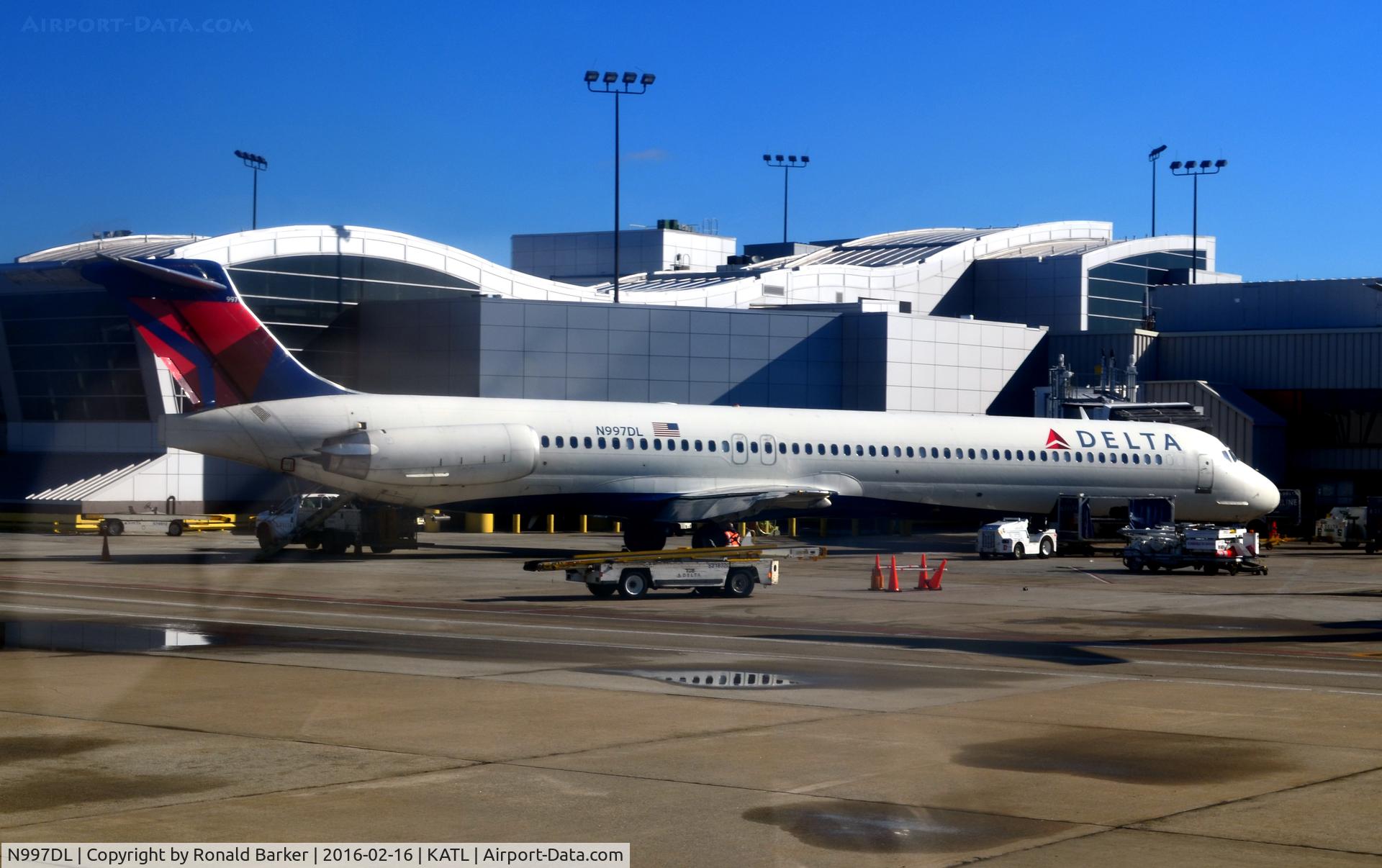 N997DL, 1992 McDonnell Douglas MD-88 C/N 53364, Taxi Atlanta