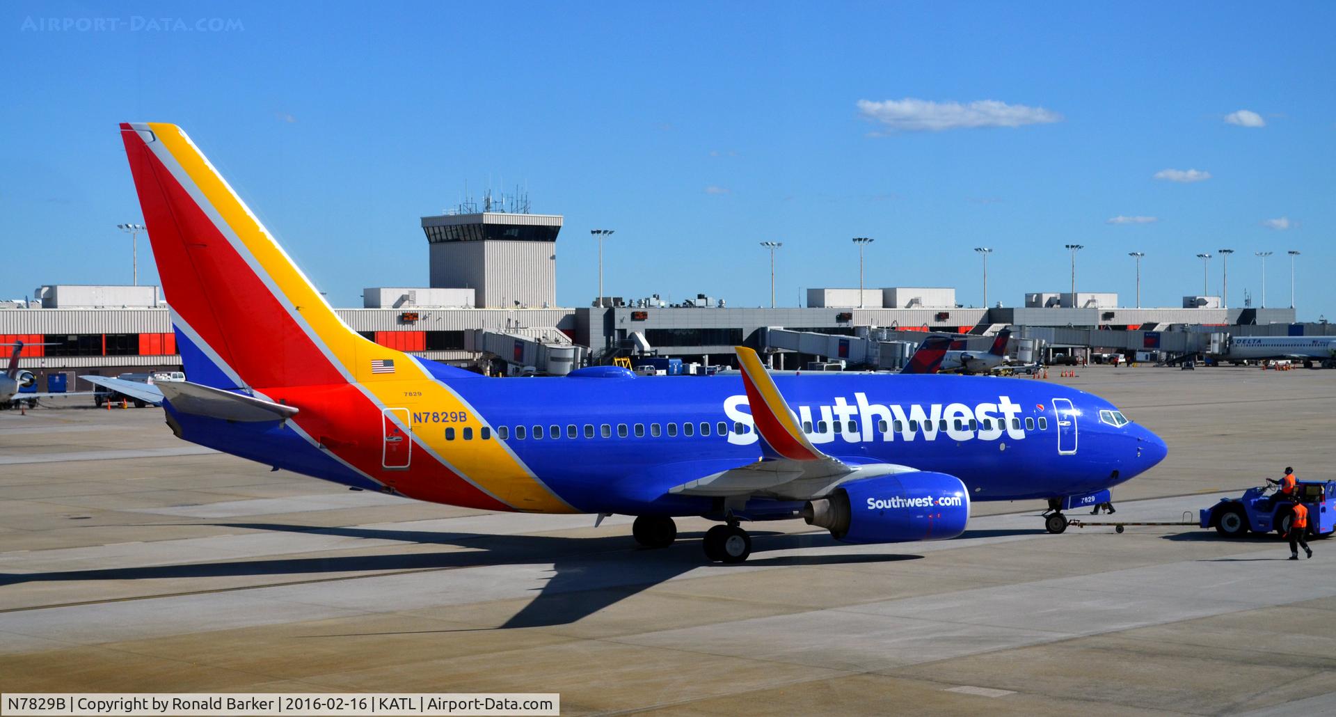 N7829B, 2003 Boeing 737-7CT C/N 32751, Taxi Atlanta