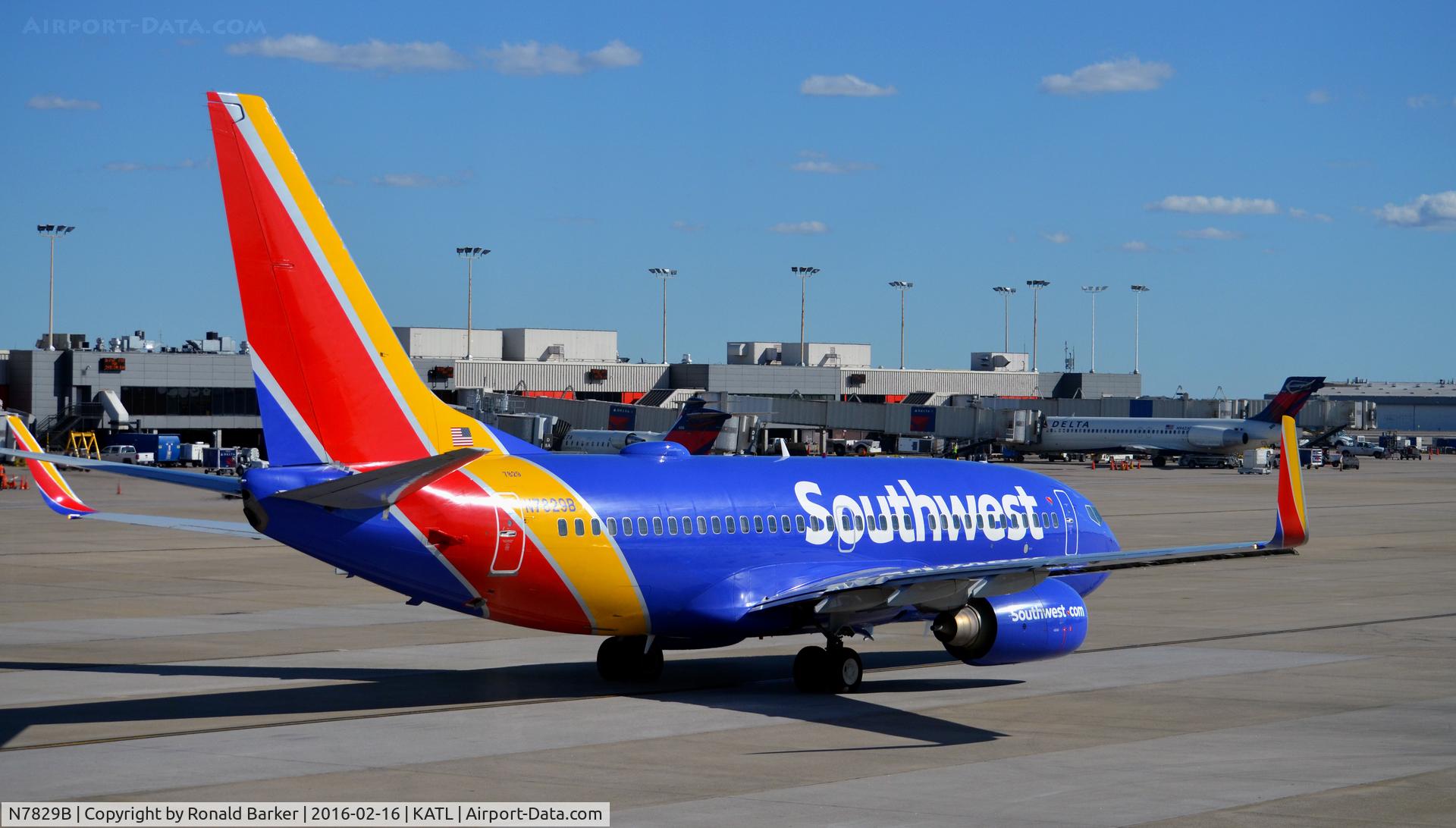 N7829B, 2003 Boeing 737-7CT C/N 32751, Taxi Atlanta