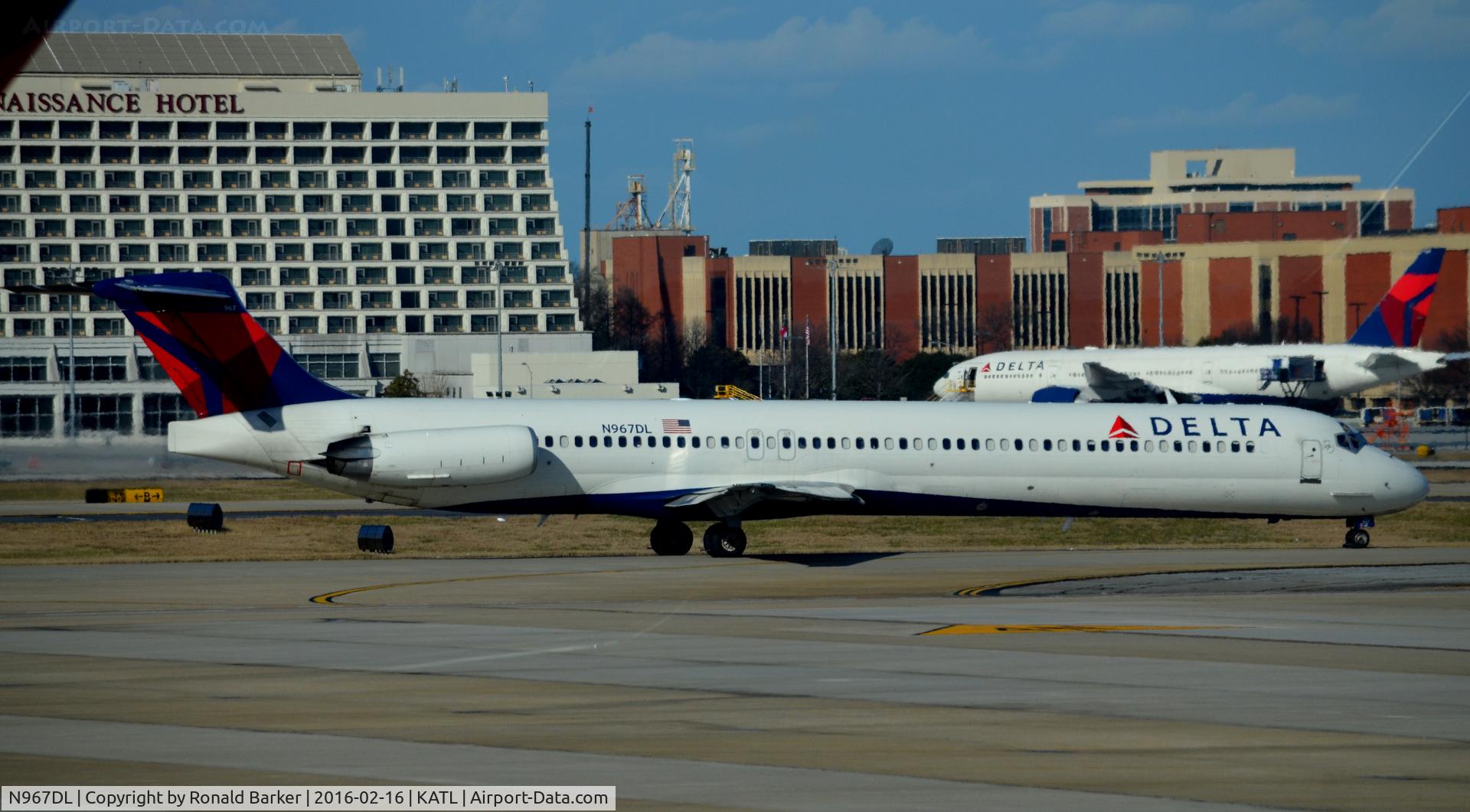 N967DL, 1990 McDonnell Douglas MD-88 C/N 53116, Taxi Atlanta