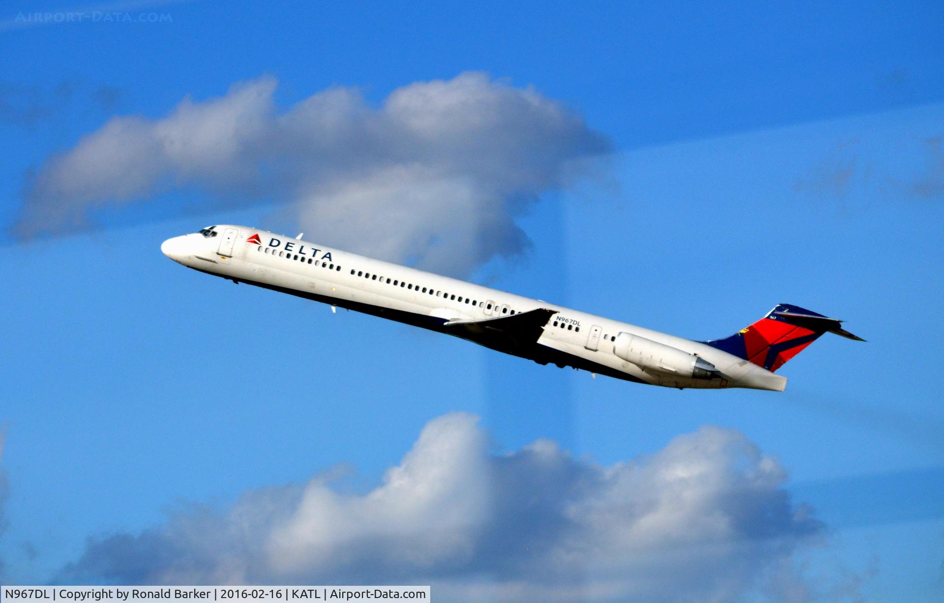 N967DL, 1990 McDonnell Douglas MD-88 C/N 53116, Takeoff Atlanta