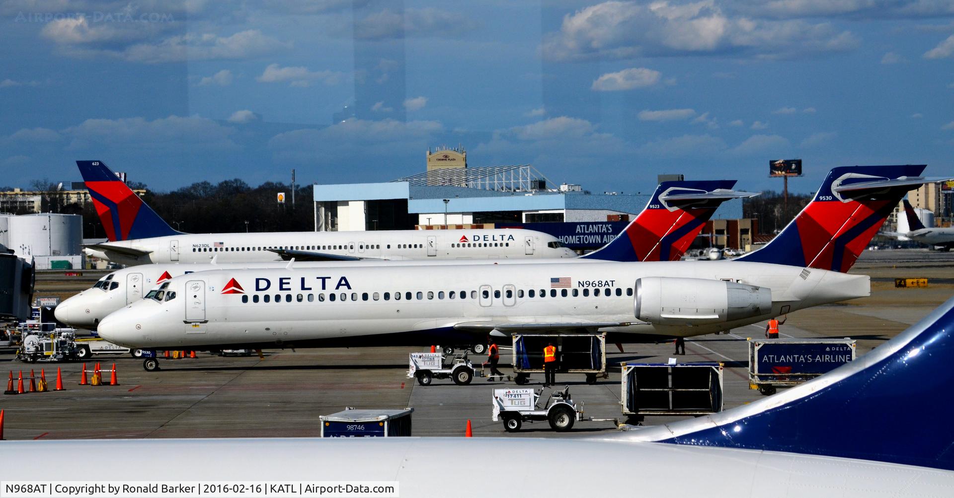 N968AT, 2001 Boeing 717-200 C/N 55029, At the gate Atlanta