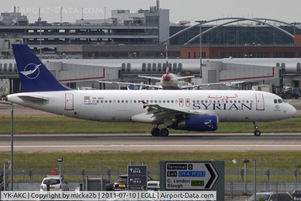 YK-AKC, 1999 Airbus A320-232 C/N 1032, Taxiing