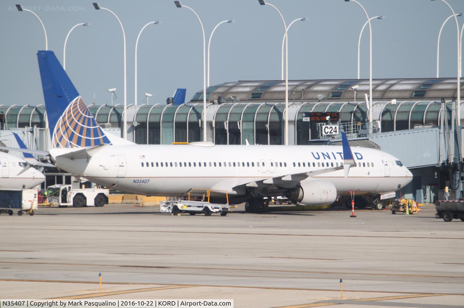 N35407, 2001 Boeing 737-924 C/N 30124, Boeing 737-900